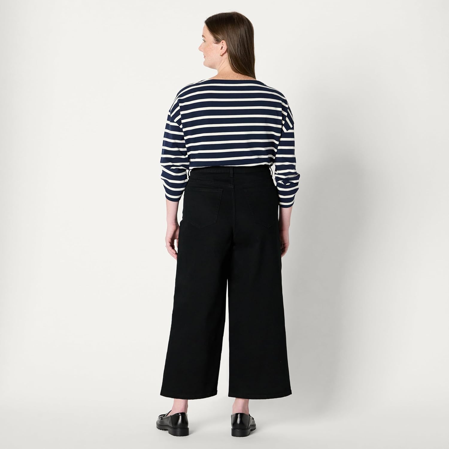 Amazon Essentials Women's High-Rise Wide Leg Crop Jeans - Image 7