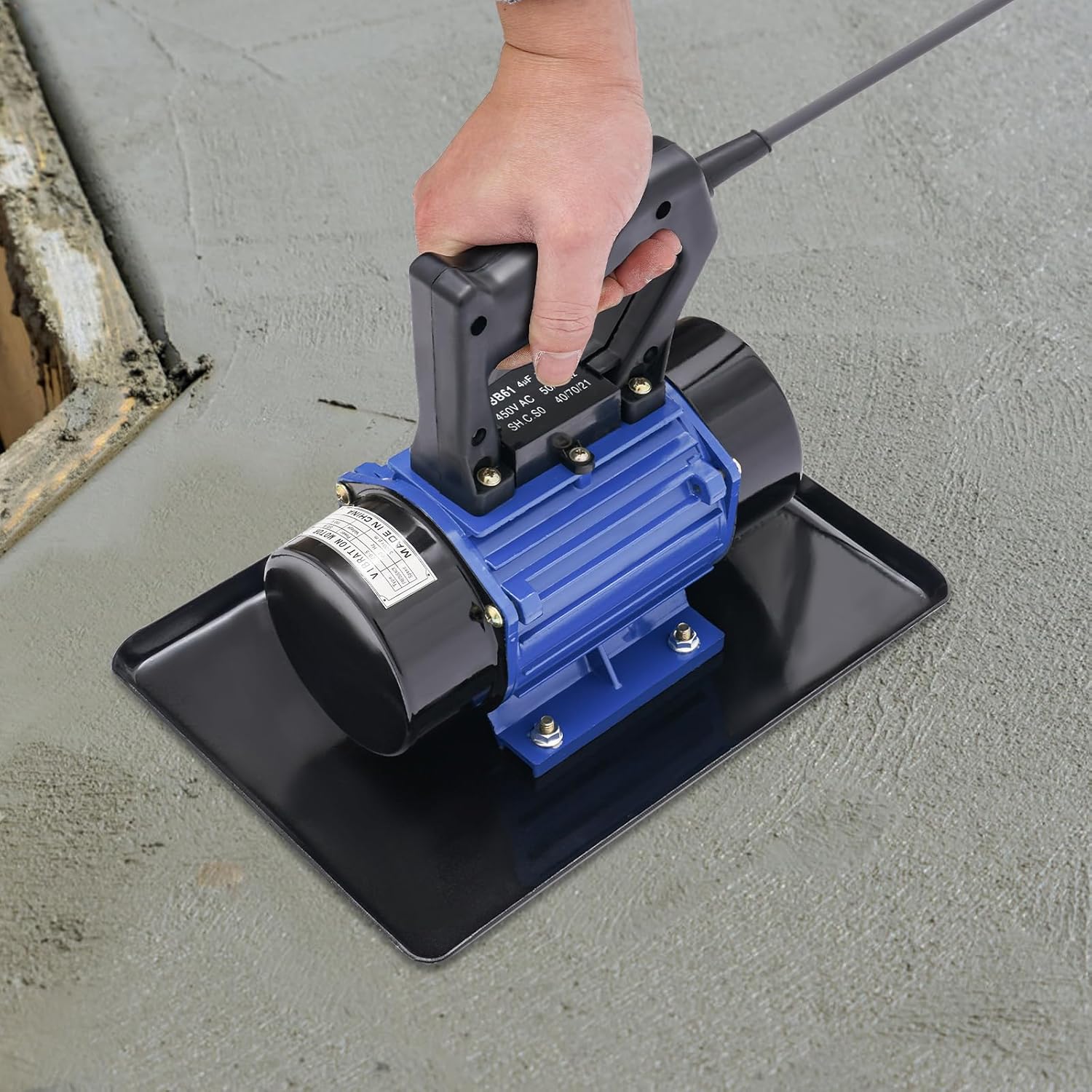 Concrete Flat Plate Trowel Hand-Held Concrete Vibrator，Concrete Vibrator Electric 110V 370W Single Phase Portable Handheld Cement Mortar Vibrating Troweling Machine (Blue, Black)