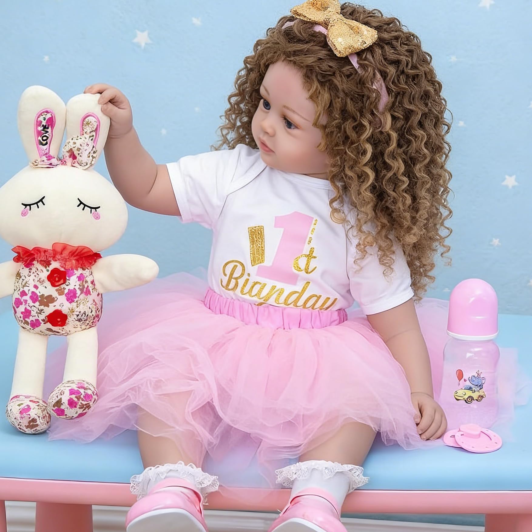 61 cm große echte Babygröße, Reborn-Kleinkind-Mädchenpuppe, verwurzeltes braunes lockiges Haar, weiche Vinyl-Gliedmaßen und Stoffkörper, lebensechte Reborn-Baby-Puppe, die echt lebensecht aussieht