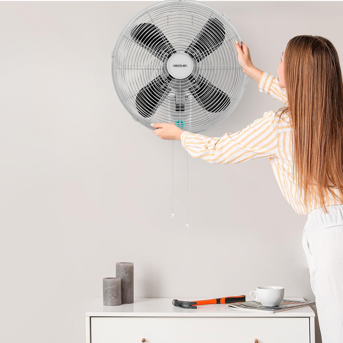 Cecotec - Ventilatore da parete EnergySilence 4500 Power Wall. 50 W, diametro 30 cm, 4 pale aerodinamiche, interruttore a catena, 3 velocità, include elementi di montaggio