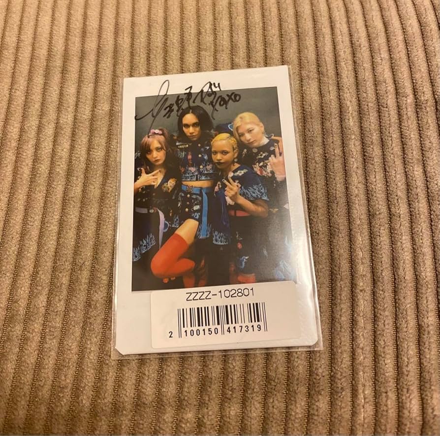 女王蜂　アヴちゃん　サイン入りチェキ Amazon.co.jp: 女王蜂 アヴちゃん サインチェキ : おもちゃ