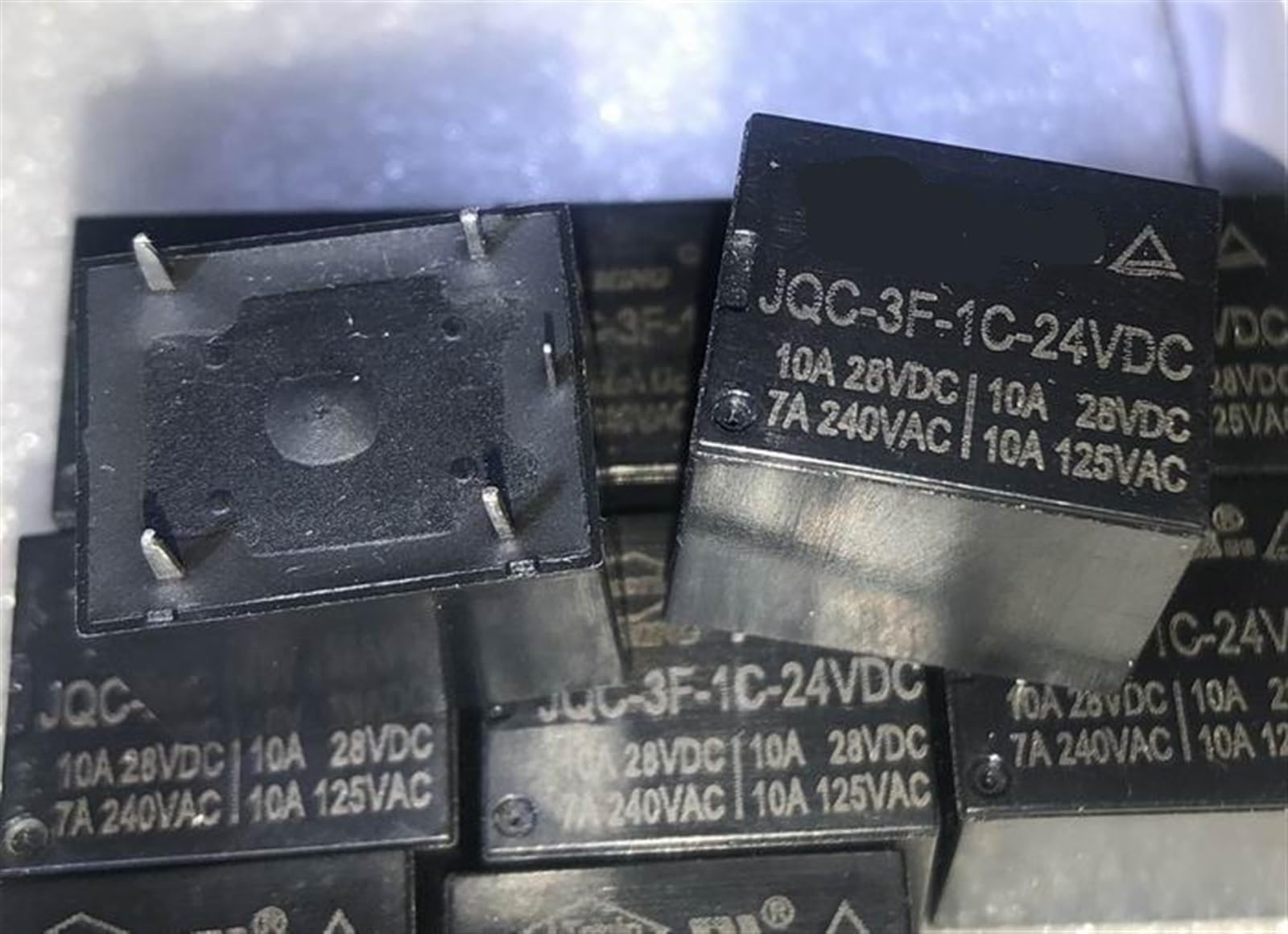 Relé JQC-3F-1C-24VDC para proyectos domóticos y control de iluminación 2