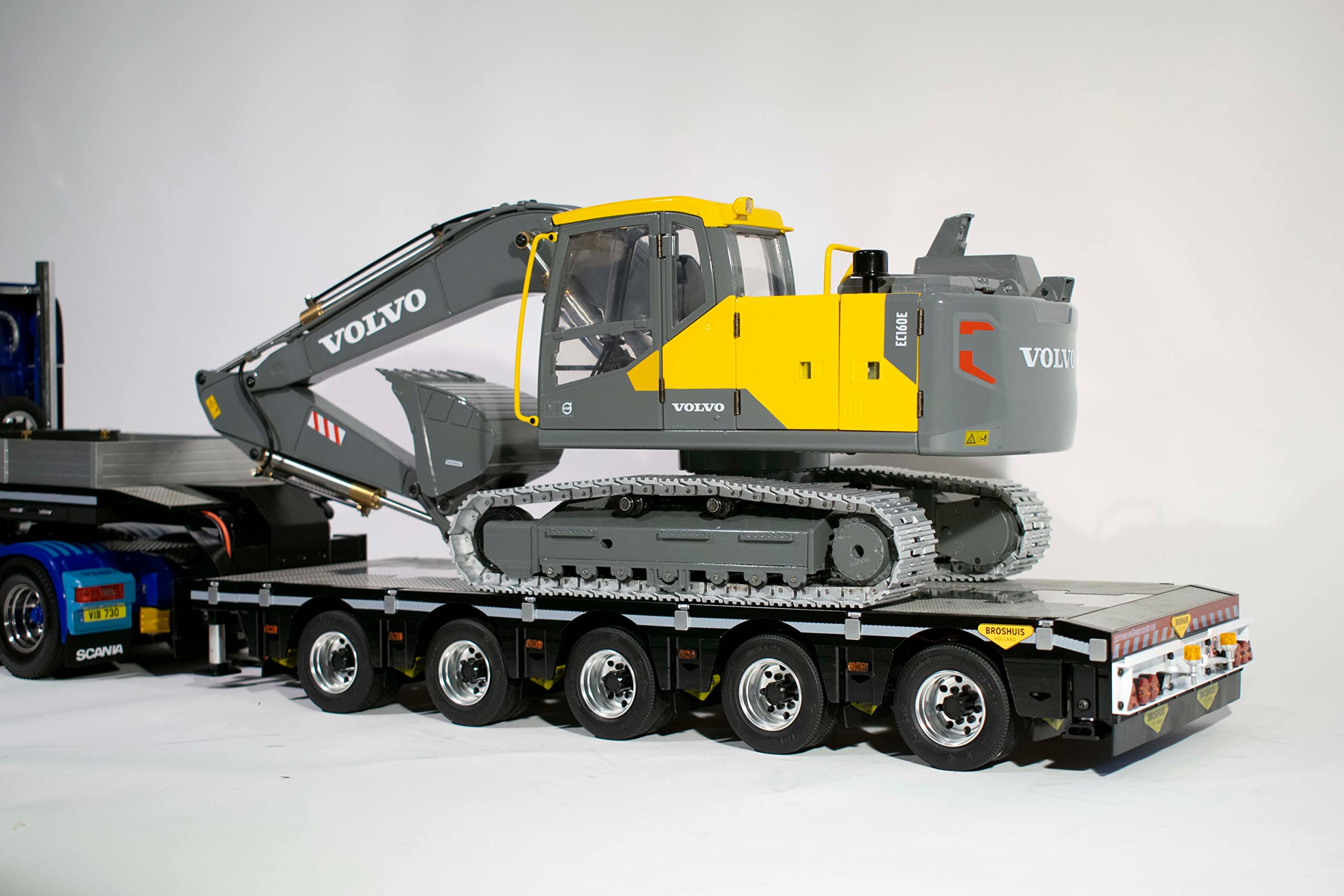 RCトレーラー1/32Scale 木造トレーラーハウス（サービス品・飾り