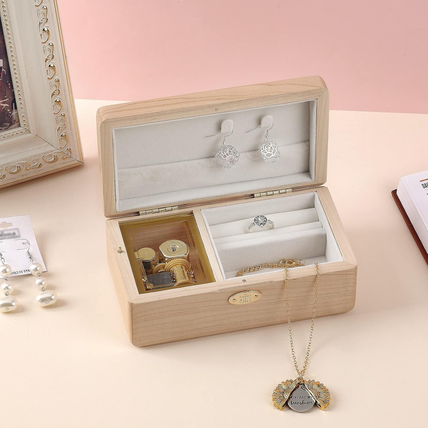 SOFTALK Vintage Jewelry Box Wind Up Musical Boxs Case for Gifts for Christmas Birthday and Valentine's Day (Maple Wood, Tune : Anastasia-Once upon a december)