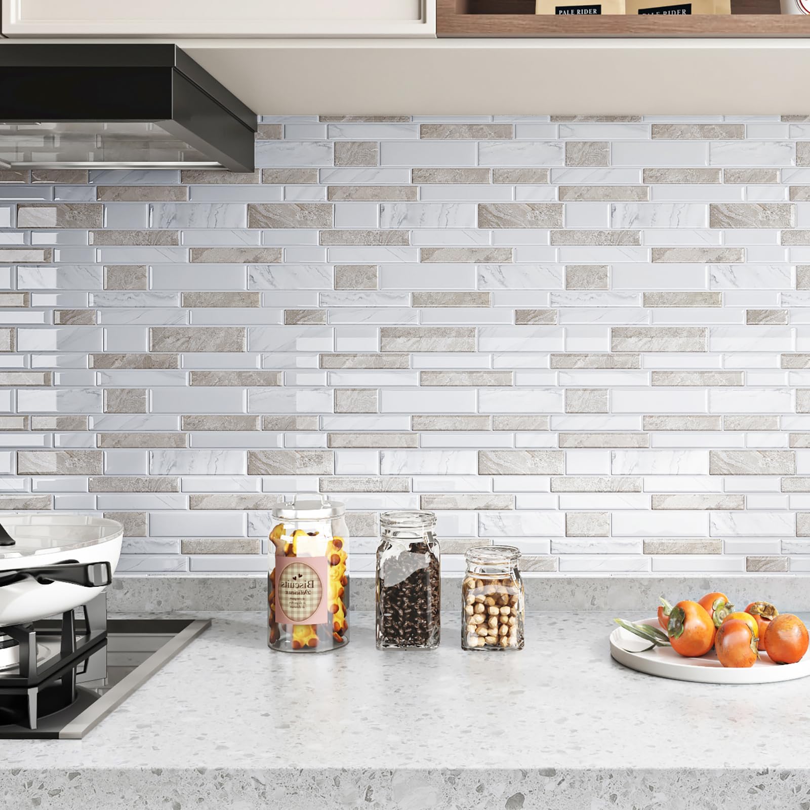 Livelynine Piastrelle Adesive Bagno Marmo Beige Paraschizzi Cucina Adesivo 3D Lavabile Mattonelle Adesive Cucina 3D Effetto Pietra Marrone Chiaro 30x30CM 32 Pezzi Adesivi Piastrelle Bagno Camino