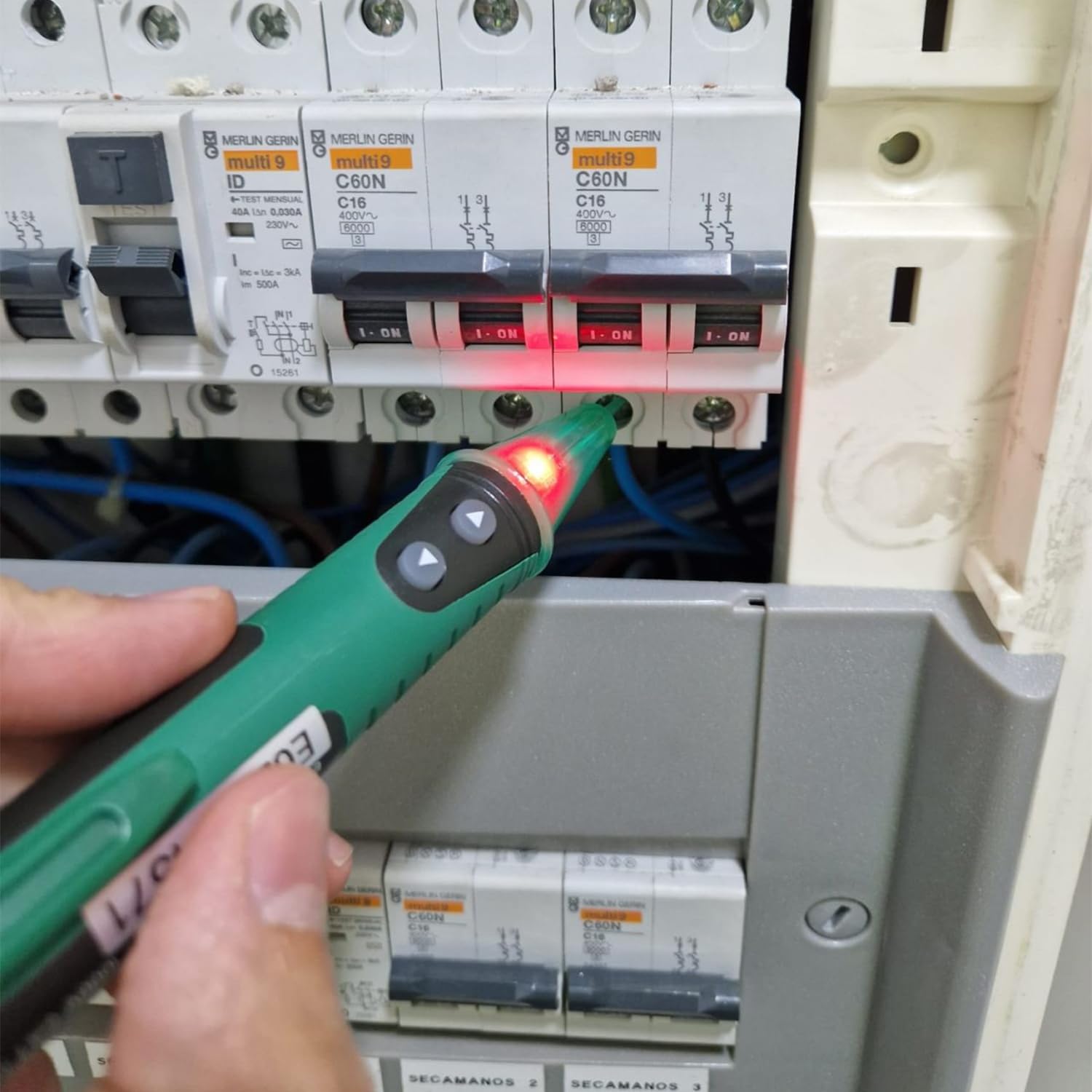 KPS DT120 Detector de Tensión Sin Contacto 12-1000V con Ajuste NCV LED | Alarma acústica y luminosa. Sensibilidad regulable. Formato tipo lápiz. Detección rápida y segura.
