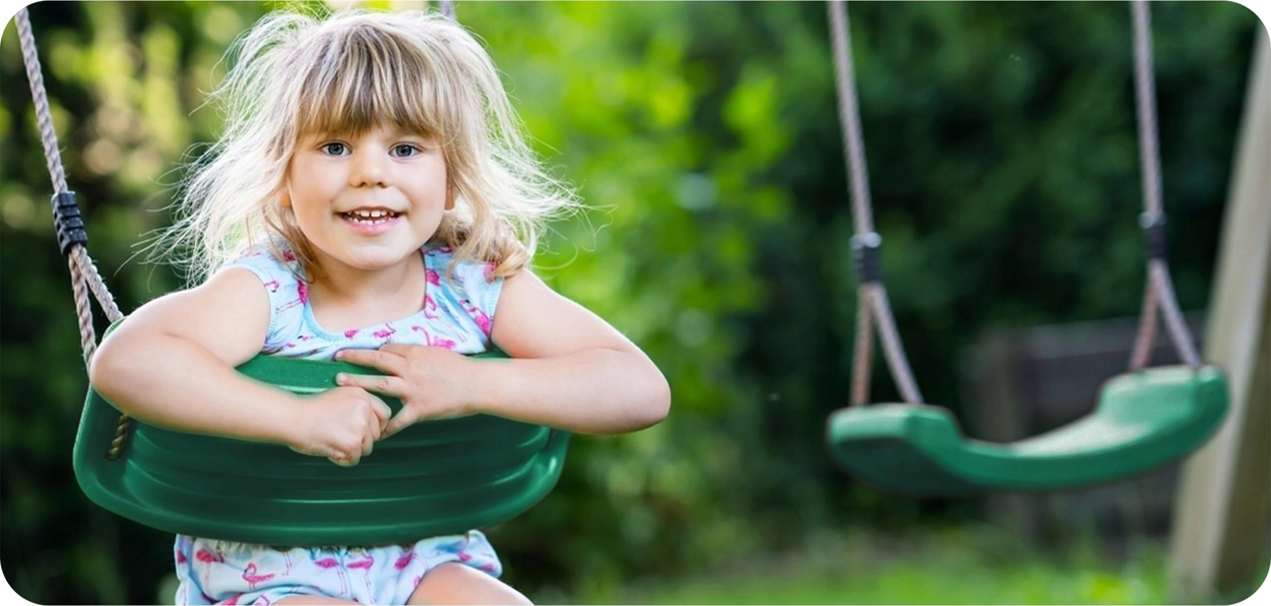 KRUMAD Altalena per bambini, per interni ed esterni, ergonomica, corde regolabili in altezza da 115 a 190 cm, portata fino a 35 kg, resistente alle intemperie, per bambini (verde scuro)