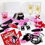 2 Copas para Brindar celebrar, cualquier escusa vale la pena. Material copas: PVC color Negro, Blanco ó Transparente Brillante, con detalle diamante forma corazón y lazo de satén. copas cava Te Quiero Mucho