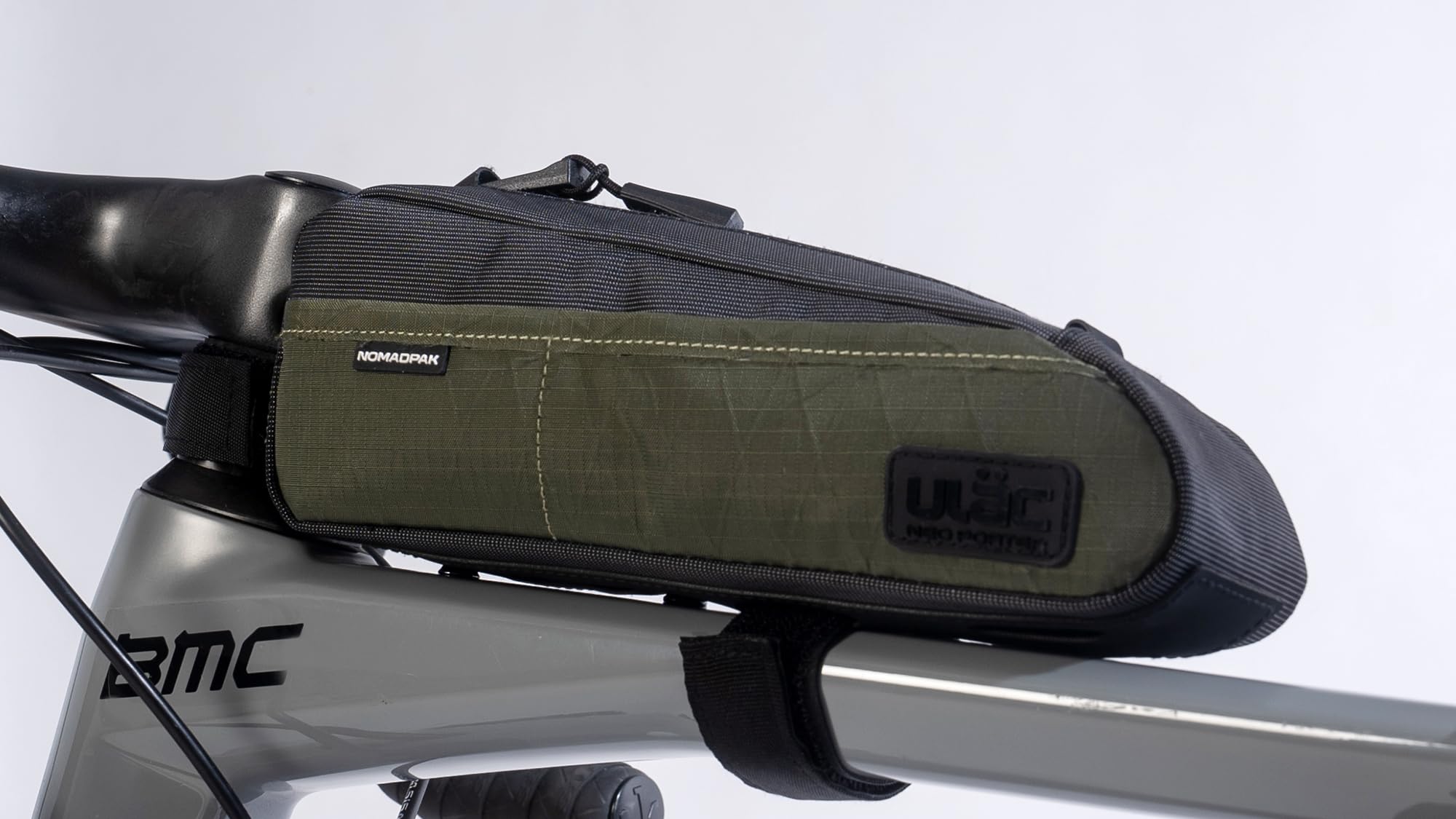 Borsello tubo orizzontale (sopra) Ulac TREKKING GT BOLT-ON (1 L) verde oliva - Moss