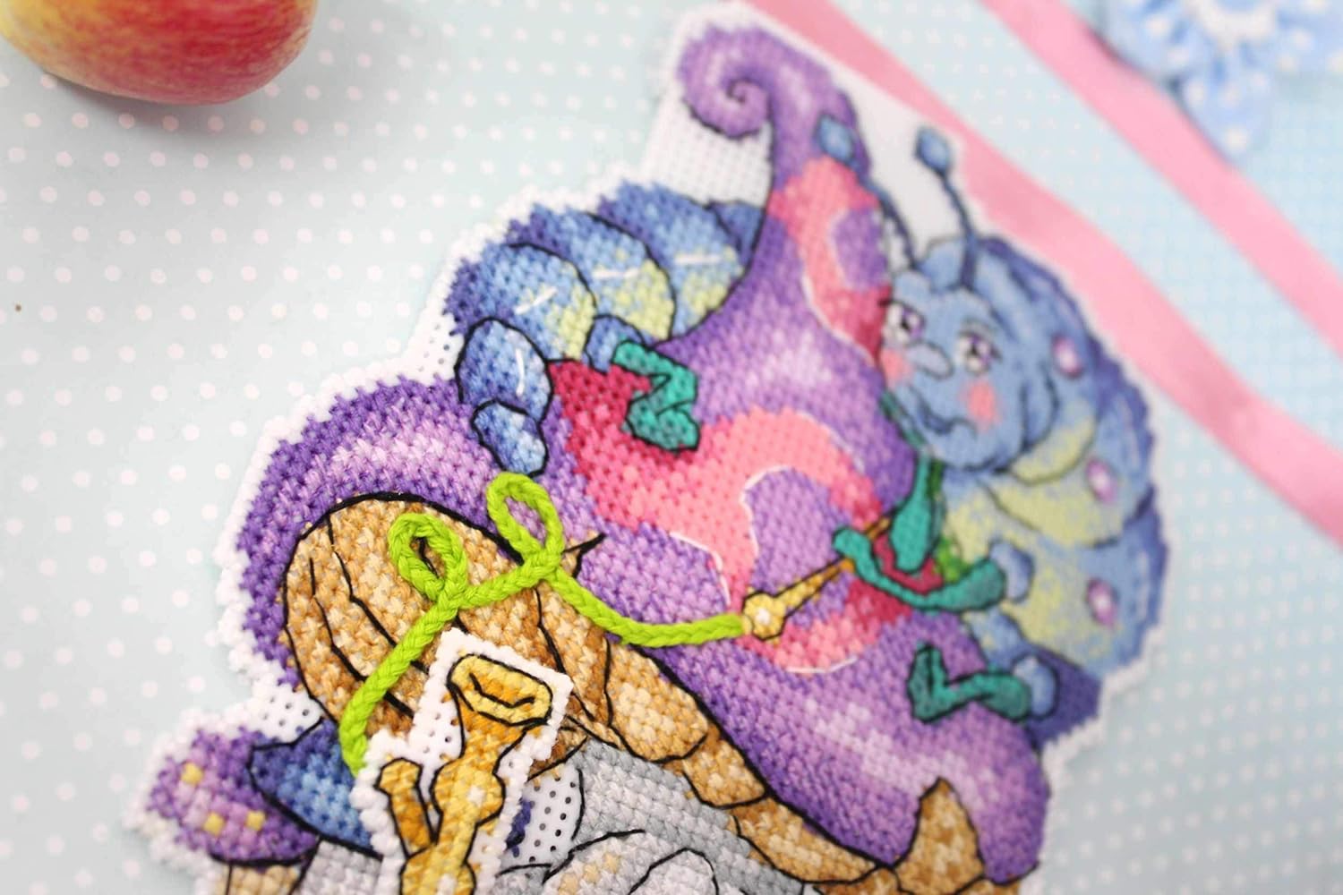 Wise Caterpillar - Counted Cross-Stitch Double-Sided kit on The Plastic Canvas. MP Studia SR-400