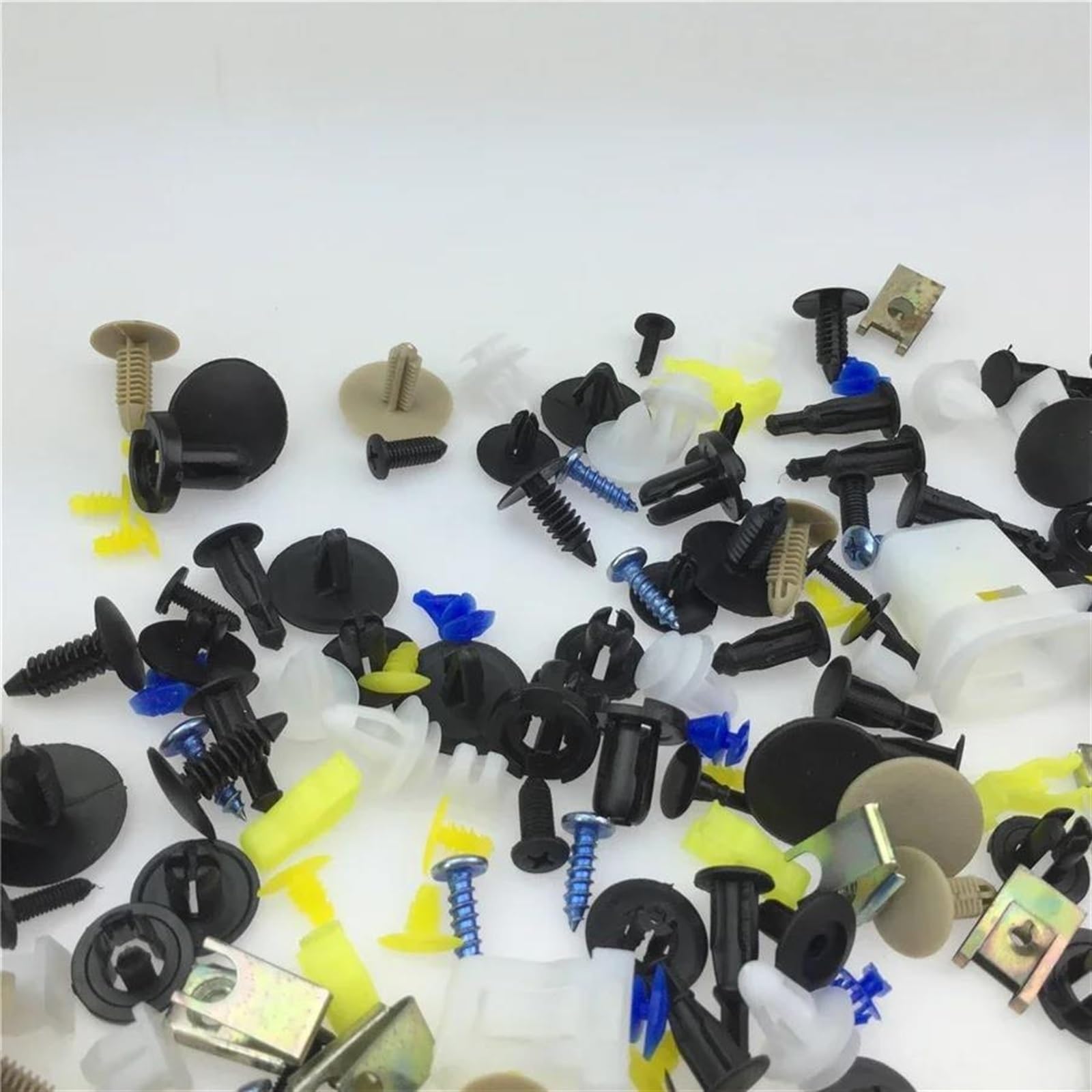 Viti e accessori 200 Pezzi Accessori Per Auto Clip A Scatto Per Porta Parafango Per Bagagliaio Base Per Paraurti Fibbia In Plastica Espansa Per Soffitto Di Fissaggio Automatica Universale