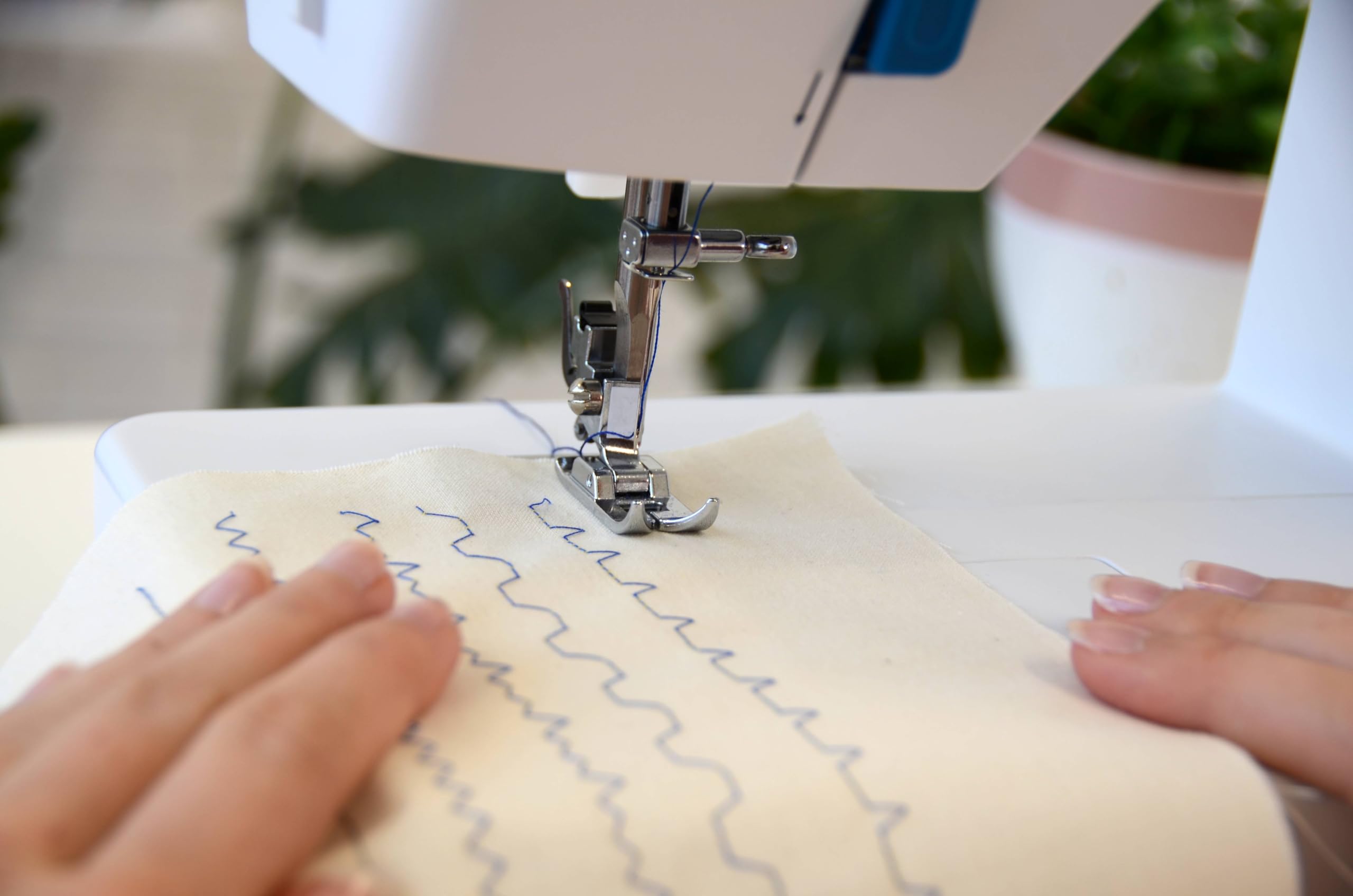 Bernette Sew&Go 1 - Macchina da cucire meccanica per principianti, 10 punti base