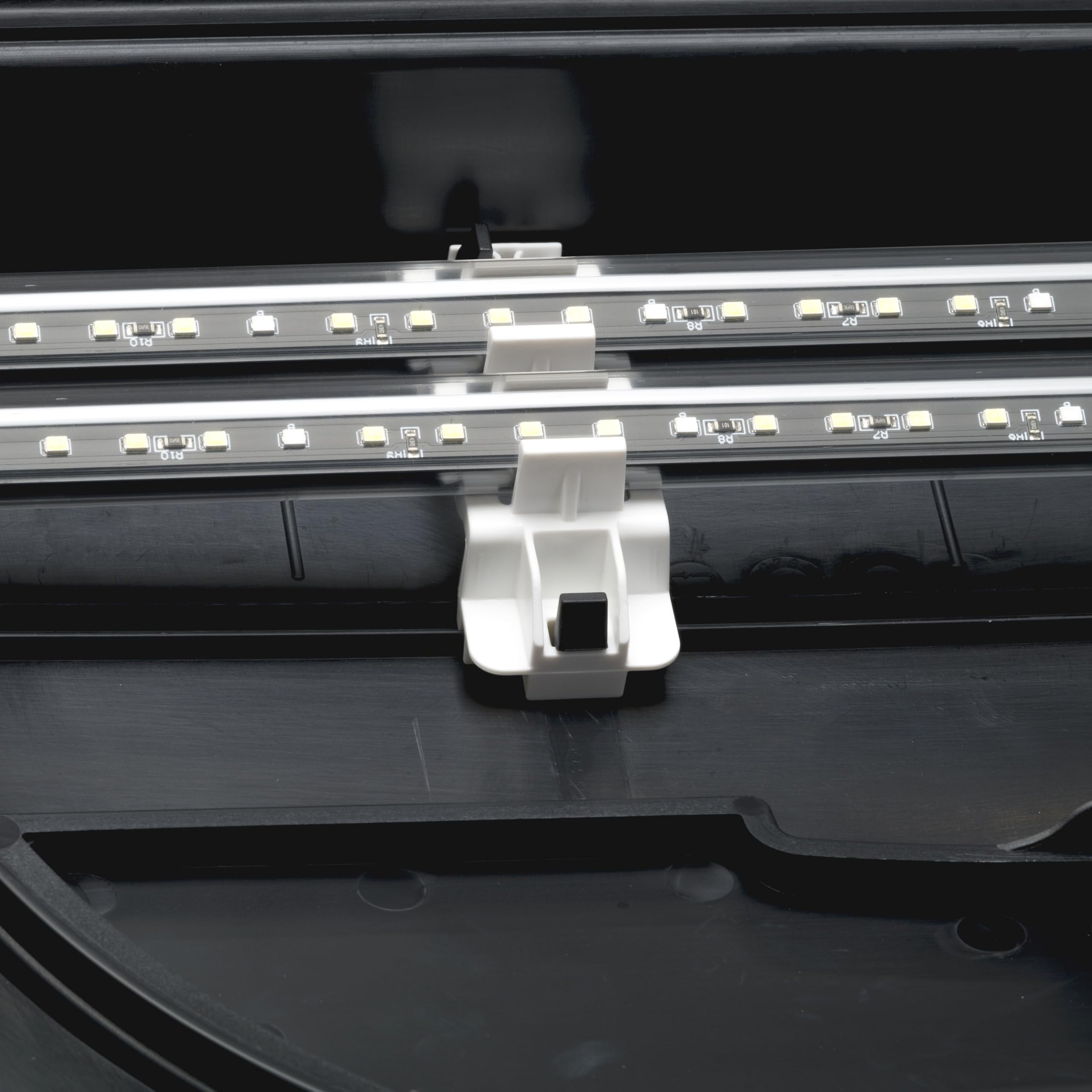 Hydor Lampada per Acquario LED BAR PRO, IP68 Dimmer Regolabile Modalità Giorno e Notte, Timer, Illuminazione Avanzata e Naturale, Alimentatore Incl, L 68 x P 2,5 x A 2,5 cm cm, 9 W
