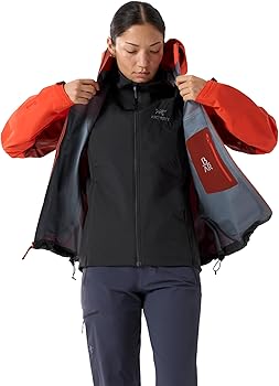 Arc'teryx Atom Jacket Women's | Warm Yet Lightweight Synthetically