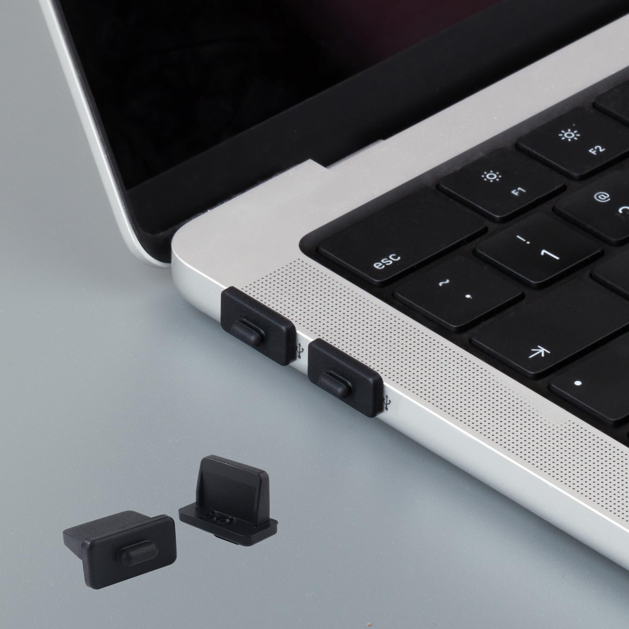 Cable Matters 20-Pak Zaślepek Przeciwkurzowych USB-A, Czarny | Chronią porty USB-A przed kurzem i zabrudzeniami