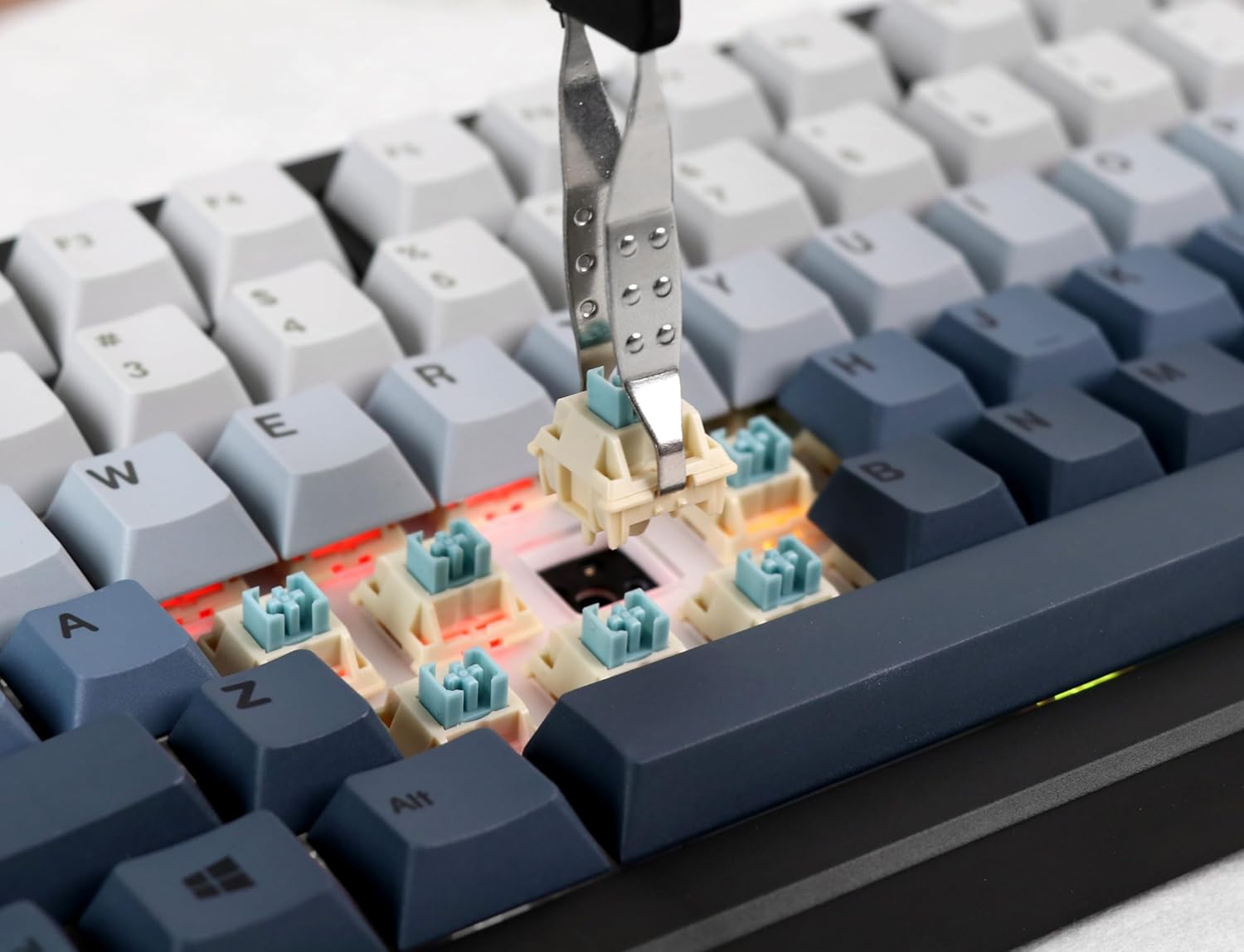 Installing a mechanical switch into the keyboard PCB