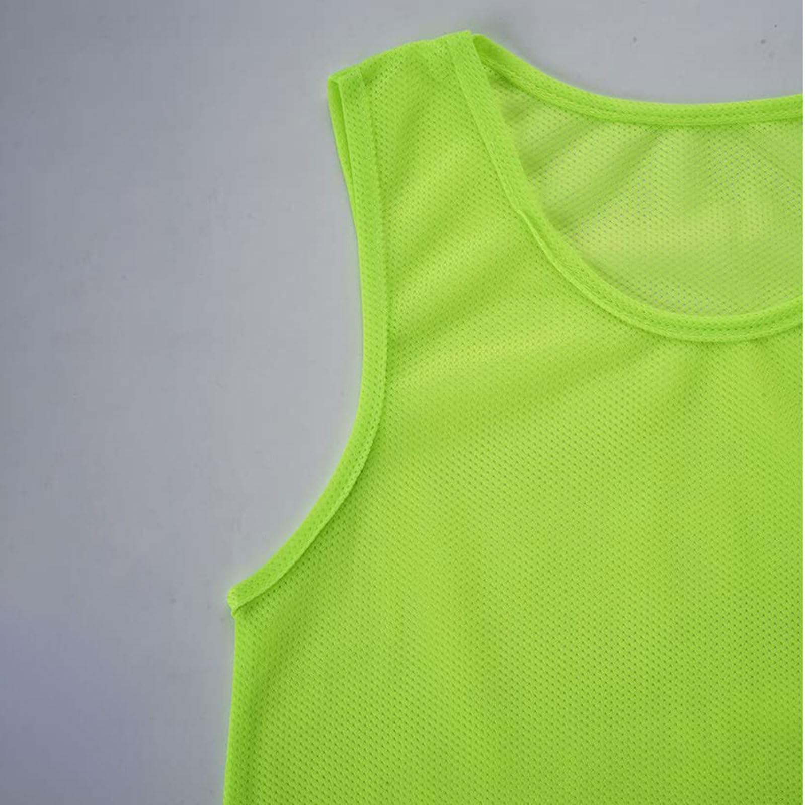 Lot de 12 gilets d'entraînement de football,Gilets d’entraînement Sport pour Jeunes et Adultes,Gilet d'exercice d'entraînement numéroté Gilets de Football en Maille pour Pratique Basket(S,M,L,XL)