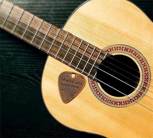 Vista 33 de JUPPE Púas de guitarra grabadas de bronce personalizadas, regalos musicales para guitarrista I'd Pick You Every Time, regalos de cumpleaños