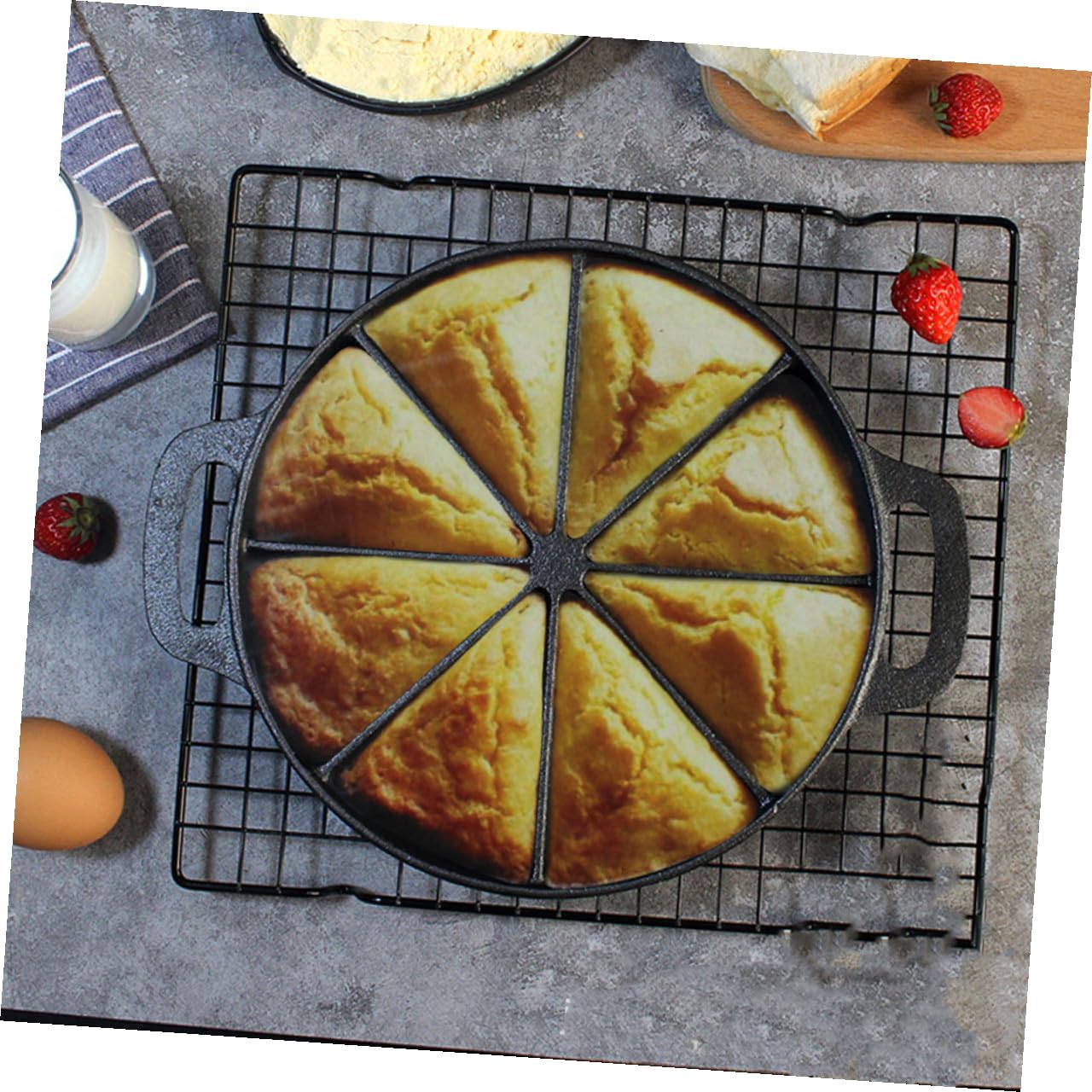 FOMIYES Gusseiserne Brotbackform mit Antihaftbeschichtung 21cm Keilpfanne mit Doppelgriffen Backform für 8 Maisbrotstücke und Scones Gleichmäßige Wärmeverteilung Backform für Küche