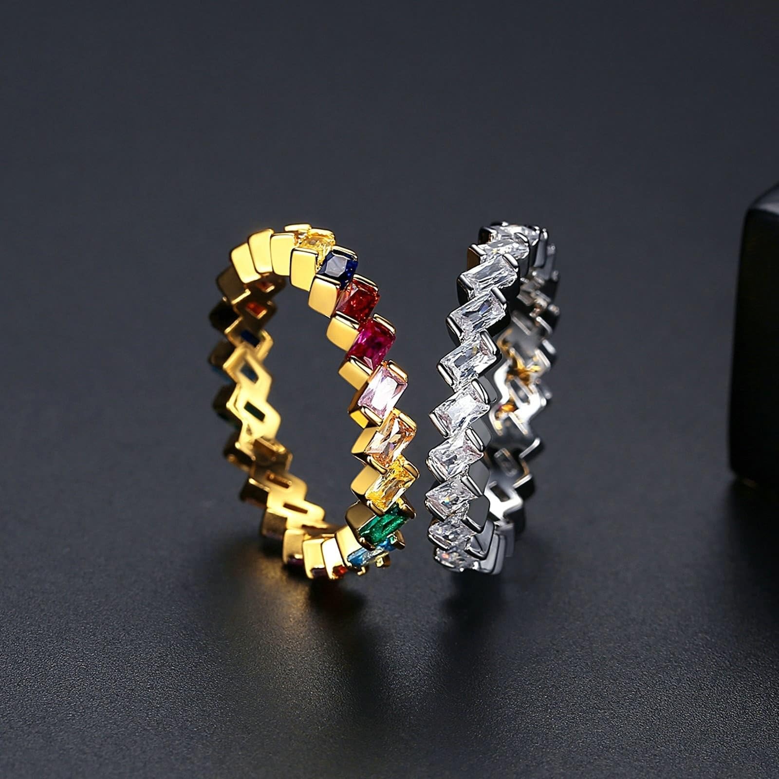 Moissanite pierścionki obrączka ślubna z białego złota dla kobiet 18-karatowa niemetalowa pieczęć (tylko moda) z prostokątną cyrkonią sześcienną rozmiar H 1/2 moda dla lesbijek biżuteria noworoczna