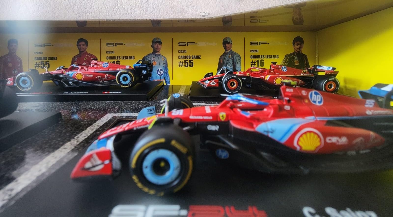 Amazon.co.jp: Bburago フェラーリ レーシング フォーミュラ1 F1 1:43