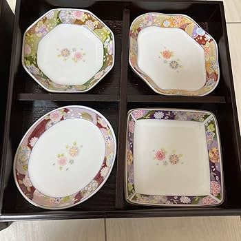 中村勘三郎 花柄食器セット 6点 Amazon.co.jp: 中村勘三郎 和陶器 華ちりめん 八様皿鉢揃 二段