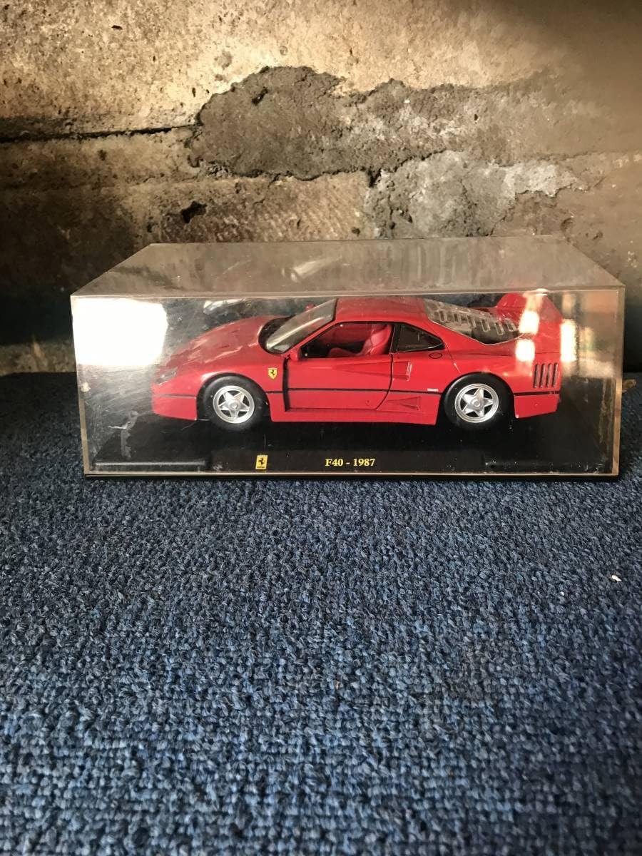 ブラゴ　フェラーリF40 1987 Reviewing the 1/24 Ferrari F40 (1987) by Bburago - YouTube