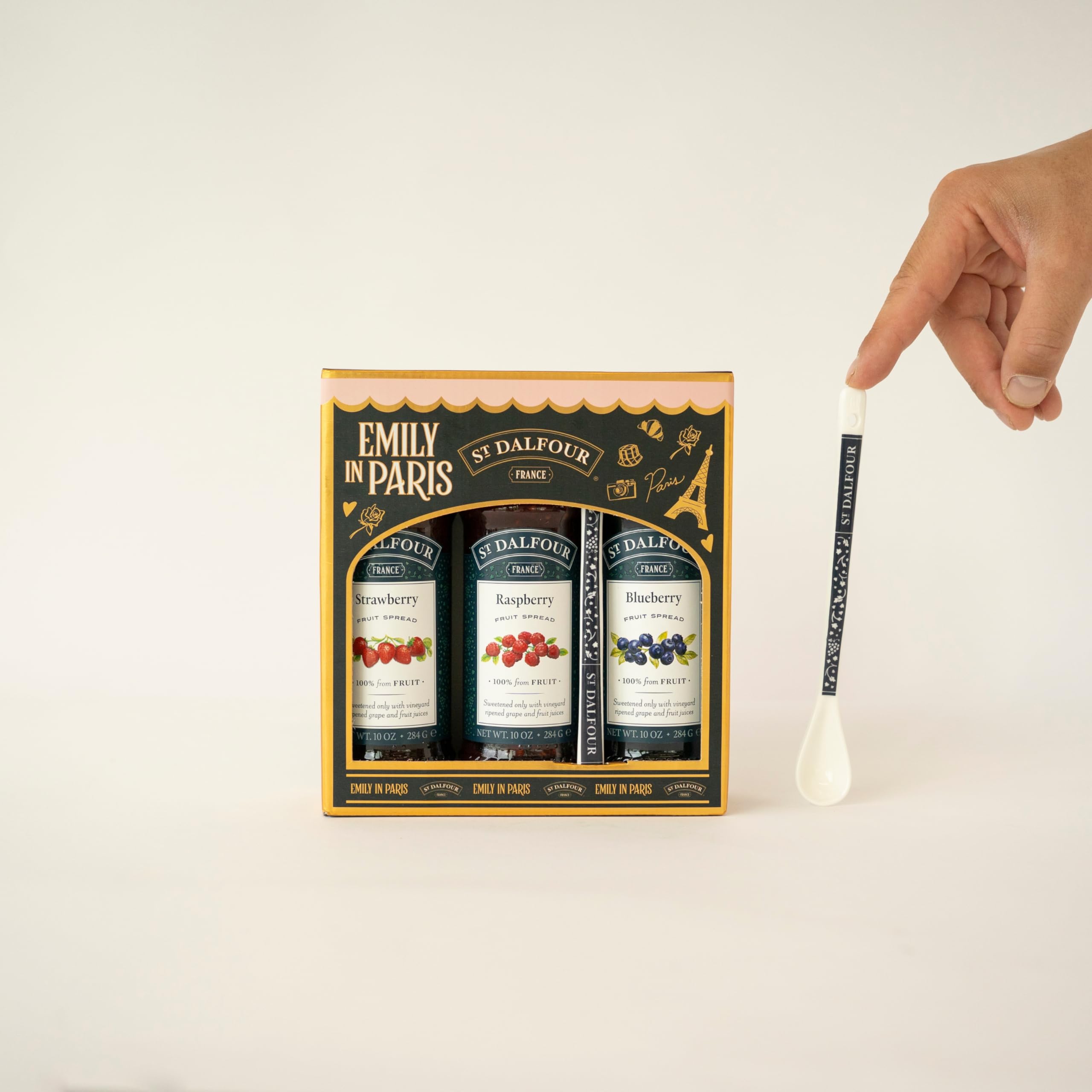 St. Dalfour Coffret Confiture – Édition Emily in Paris – 100% fruits, sans sucre ajouté, sans gluten – 3x284g (Fraise/Framboise/Cerise Noire) avec cuillère (Fraise, Framboise, Myrtille)
