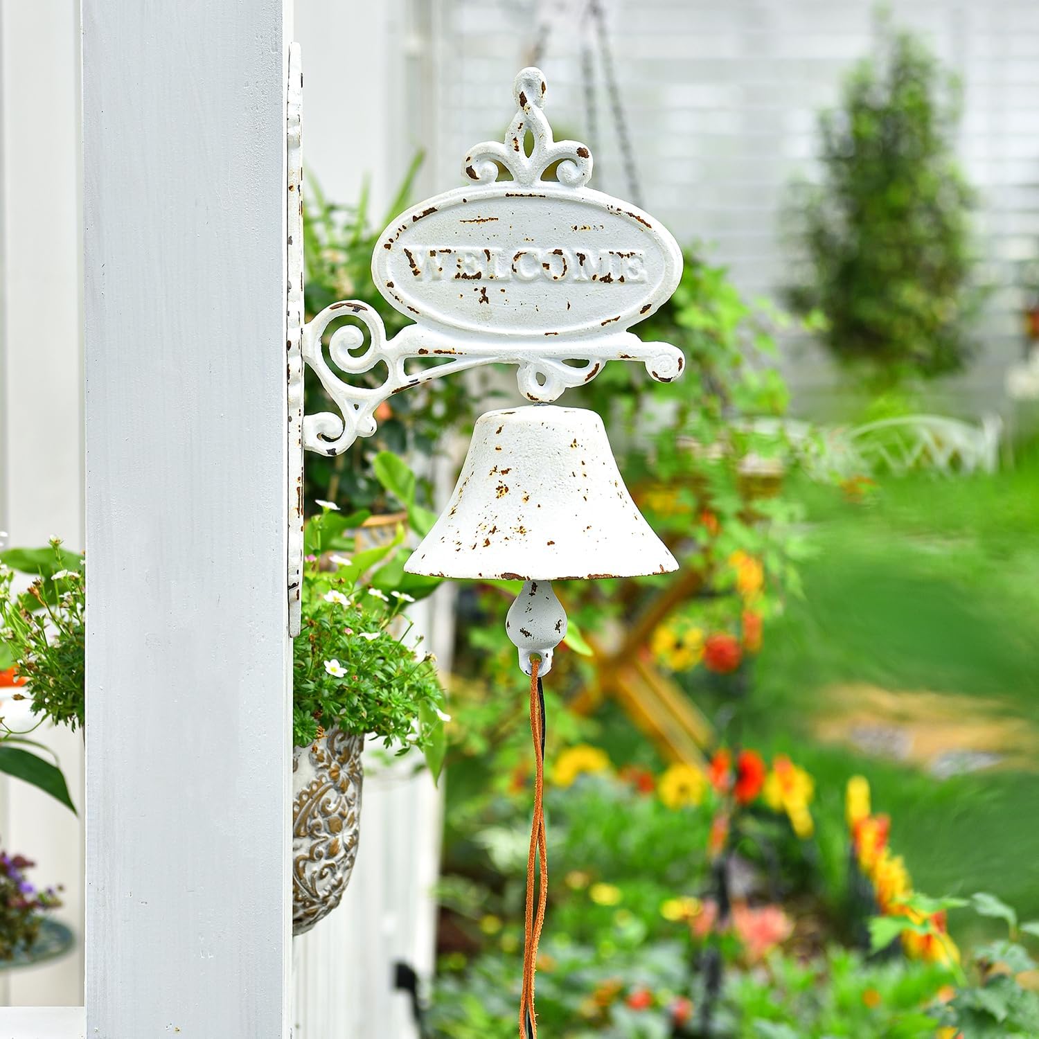 Sungmor Cast Iron Dinner Bell Rustic White Wall Hanging Bell Welcome Sign, Vintage Style Farmhouse Outside Door Bell, Decorative Manually Shaking Doorbell, Indoor Outdoor Wall Mounted Dinner Bell