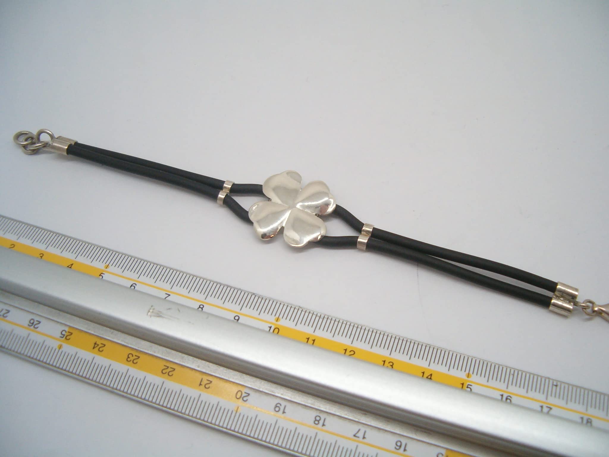 Quadrifoglio : Braccialetto in Argento 925 e Caucciù con Portafortuna - Bracciale Fortuna -