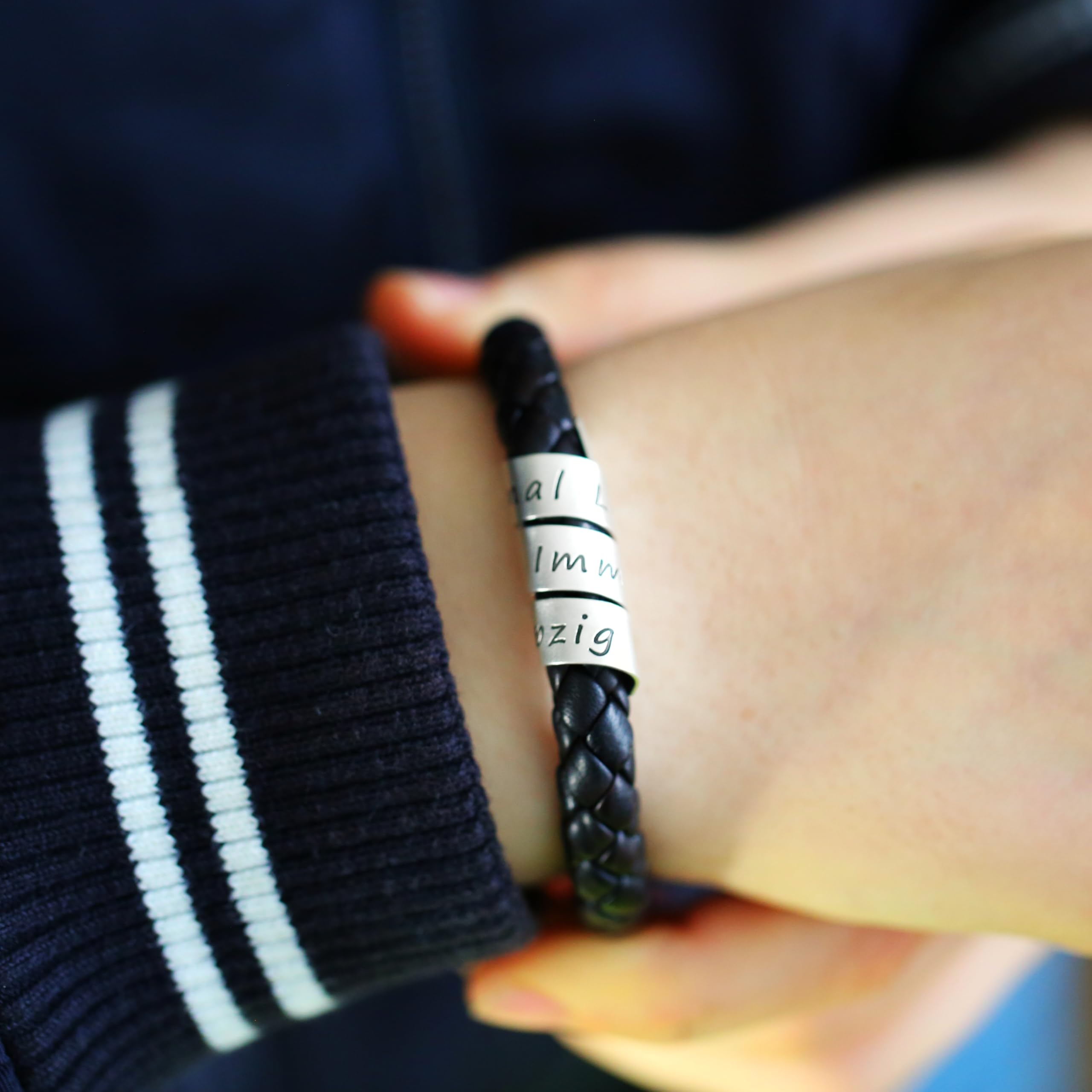 Herrenarmband mit Gravur schwarz Männer Armband 925 Silber Leder Herrenschmuck Lederarmband Mann Namen Schmuck Herren Männerarmband | HANDMADE IN GERMANY