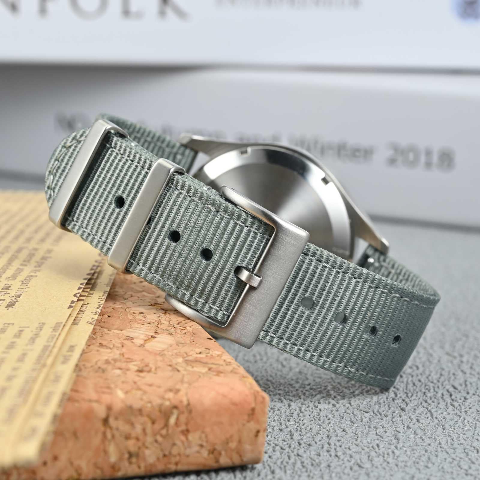 Anbeer Cinturino in nylon a sgancio rapido in due pezzi con passante in metallo, cinturino in nylon intrecciato a doppio strato