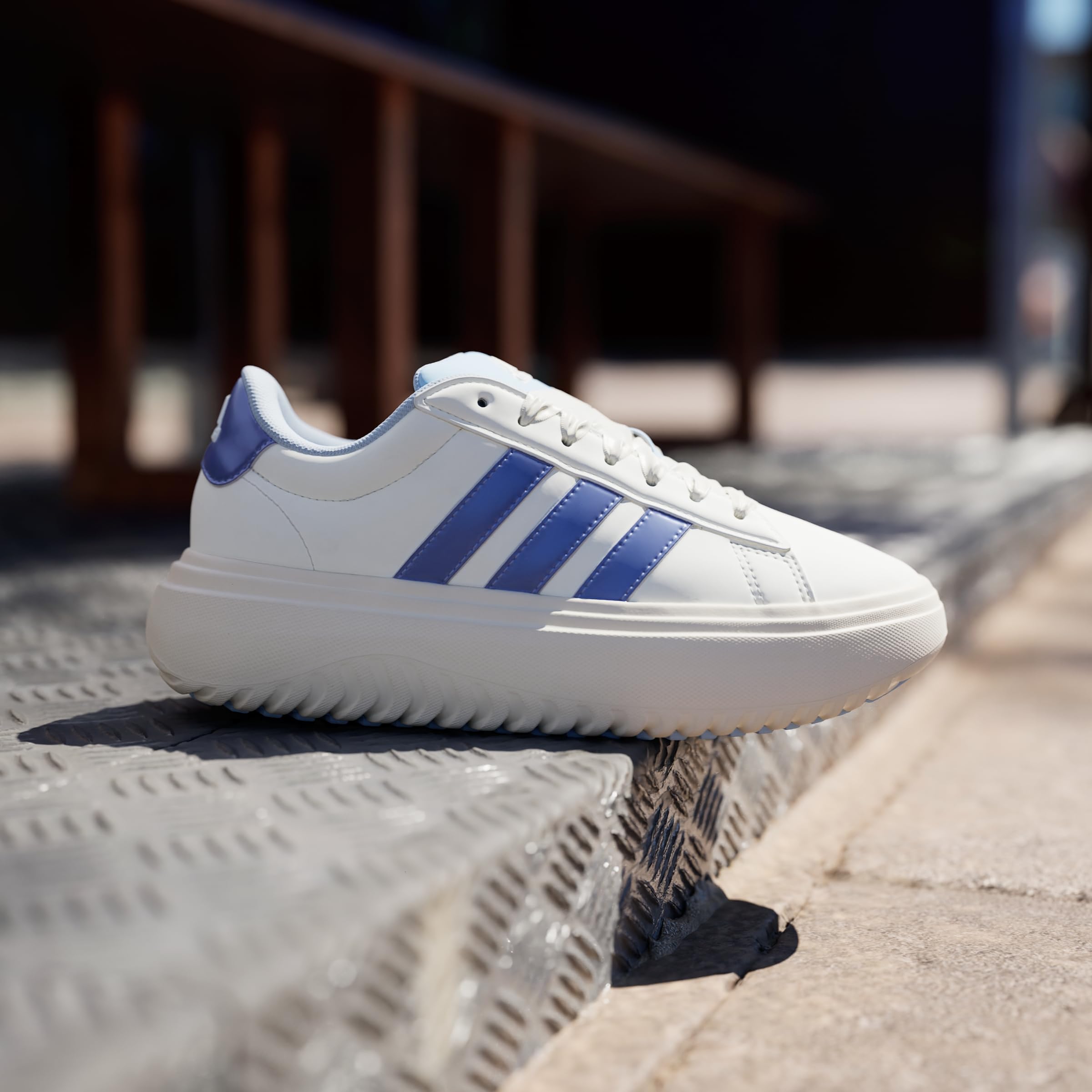 adidas Women's Zapatilla de Plataforma Grand Court