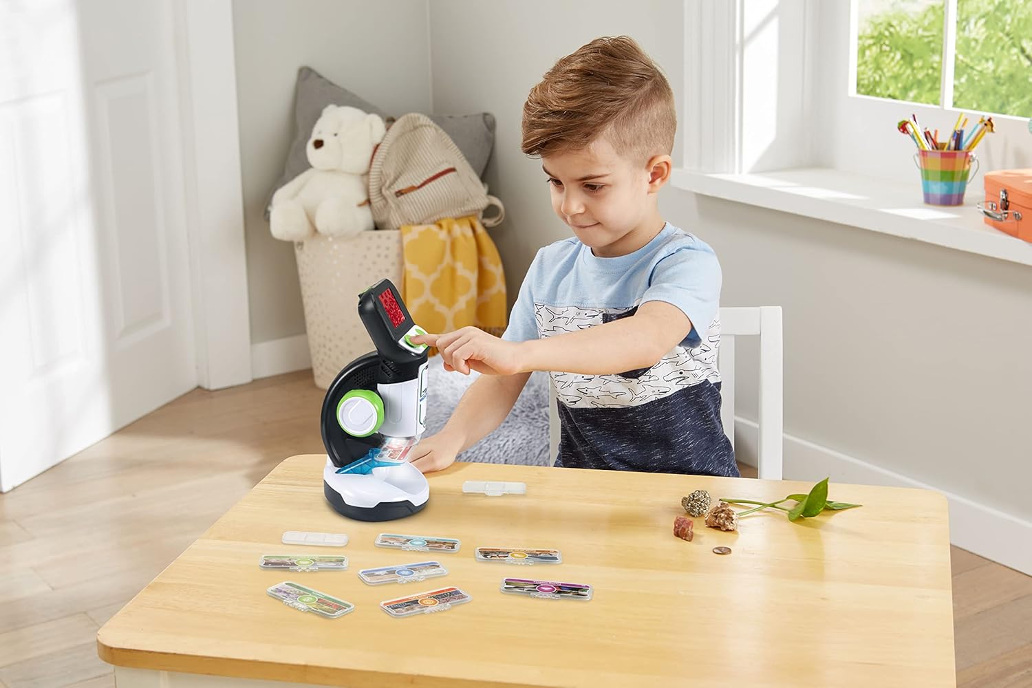 Leapfrog Magic Adventures Microscope | Educational Science Toy for Children | Suitable for Boys & Girls 5, 6, 7 Years |