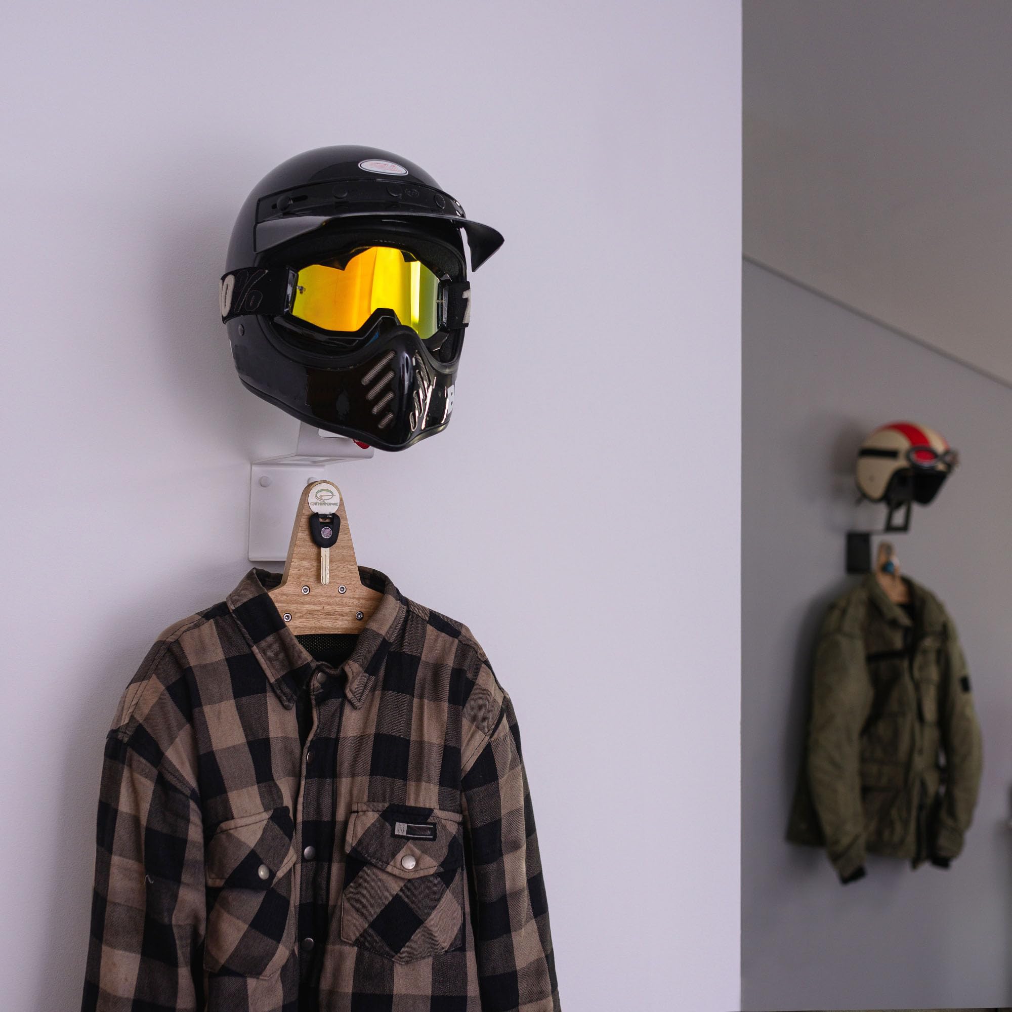 Supporto per casco, motorcycle helmet hanger, Helmet Holder black, wood helmet rack
