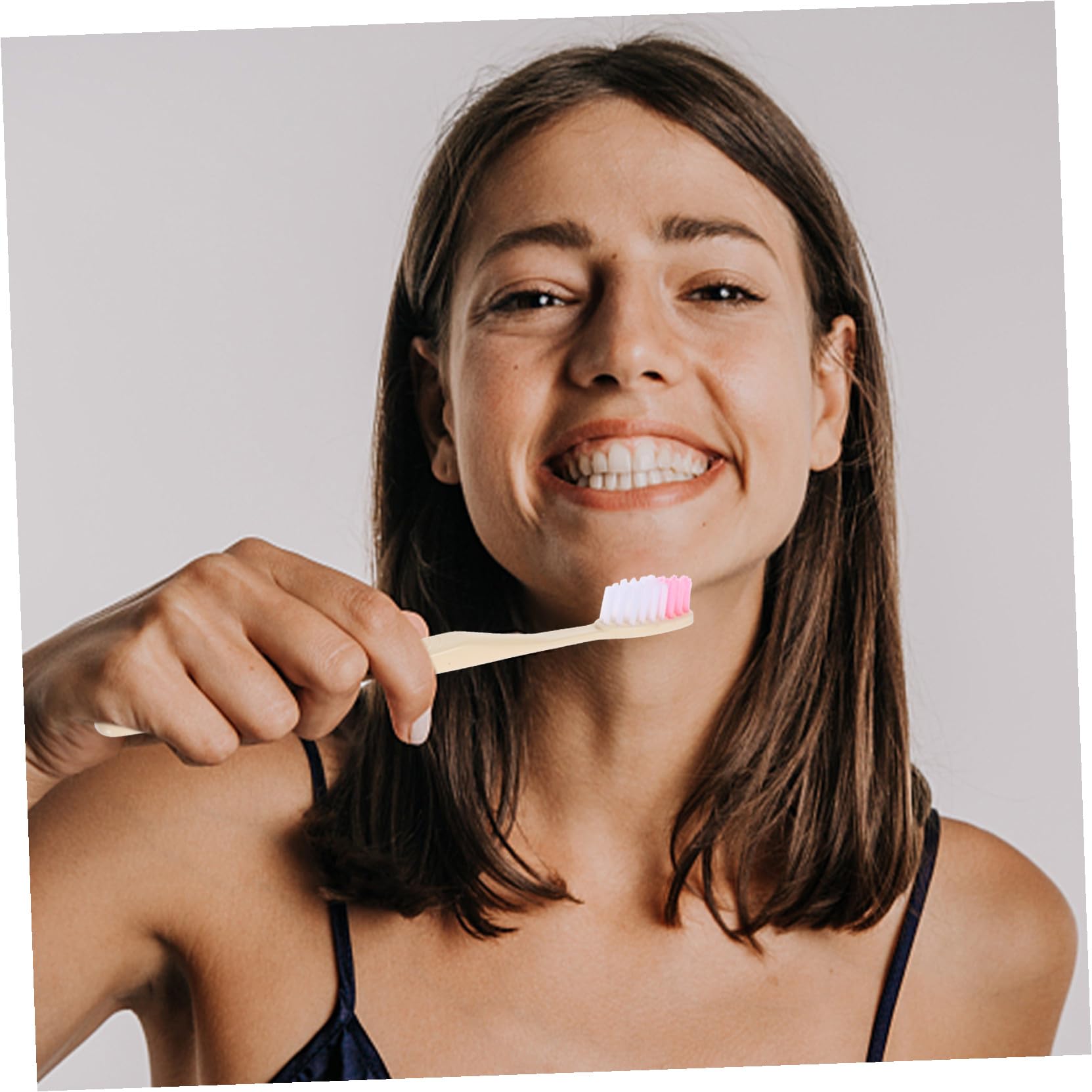 NOLITOY Spazzolino da Denti Manuale Usa e Getta con Dentifricio Confezionato Singolarmente Set da 100 Pezzi per Viaggi Campeggio e Igiene Orale Portatile
