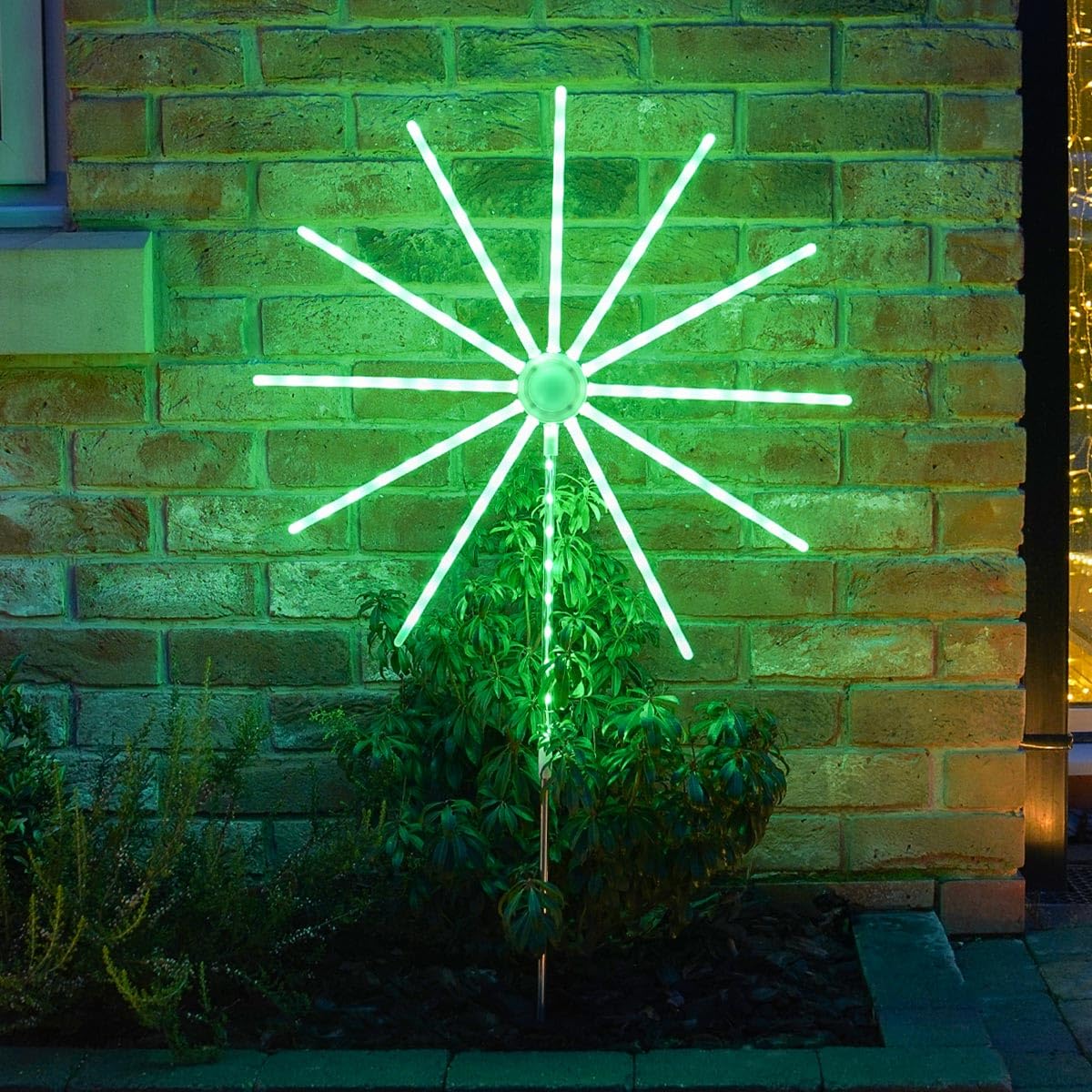 Festive Lights - 1.08m Digital RGB Christmas Firework Stake Light  Decoration - 109 Multicoloured LEDs, 16 Colours, 18 Functions, Remote  Control, 6 Hour Timer, Indoor Outdoor Use, IP44 Rated, 5m Cable :  Amazon.co.uk: Lighting
