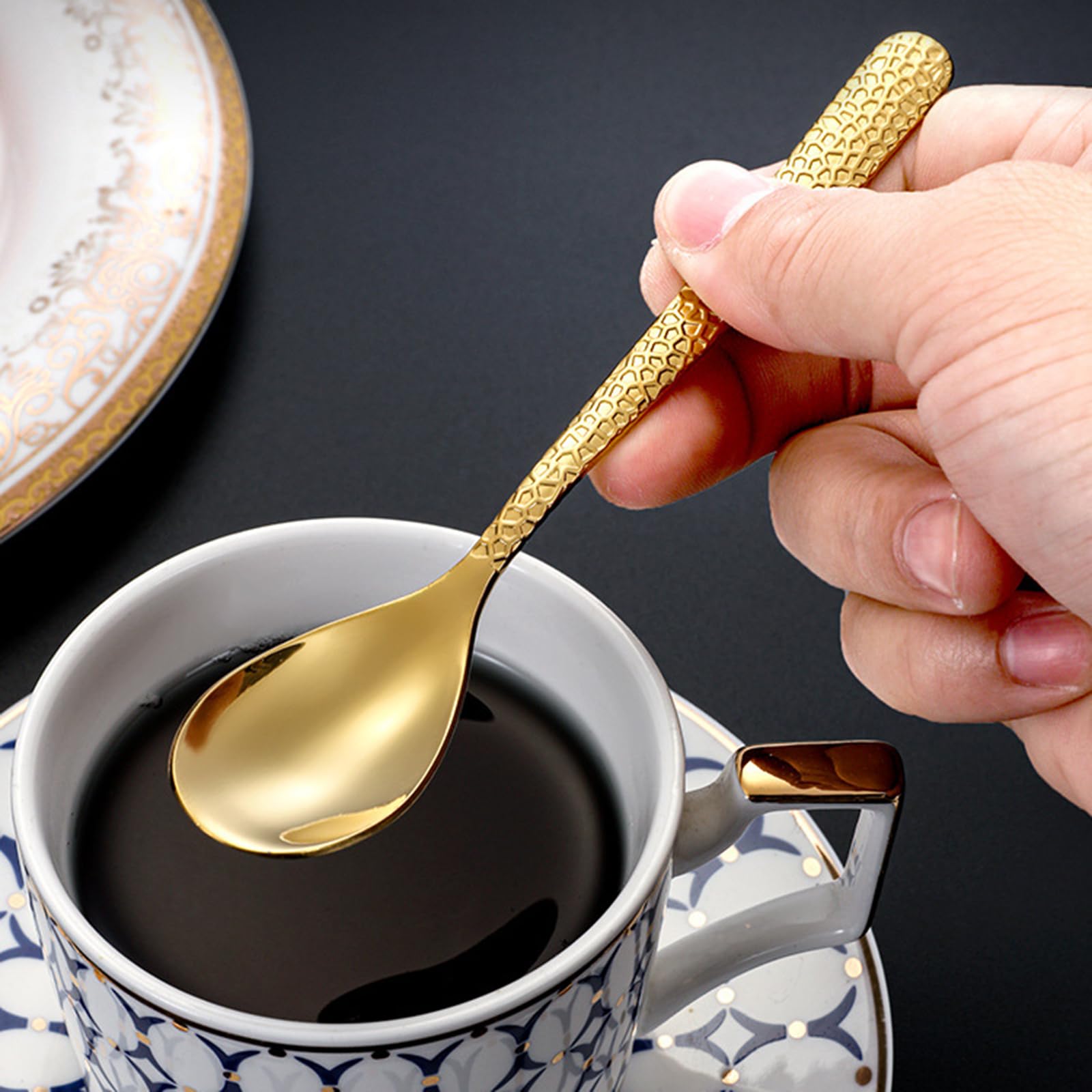 Goldenes, Elegantes Besteckset mit Hammermuster aus robustem Edelstahl, für 6 Personen, inklusive modischem, wiederverwendbarem Messer-, Gabel- und Löffelset für die Küche zu Hause