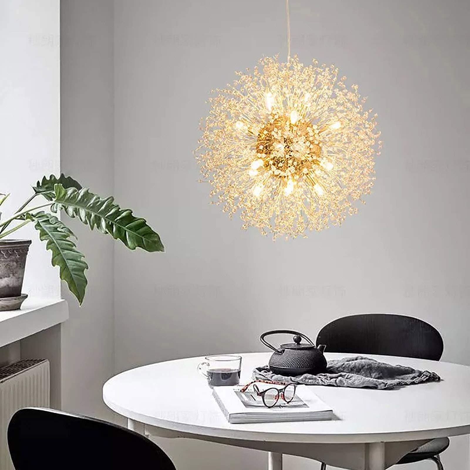Lustre moderne en cristal doré 50 cm pour éclairer une pièce sombre