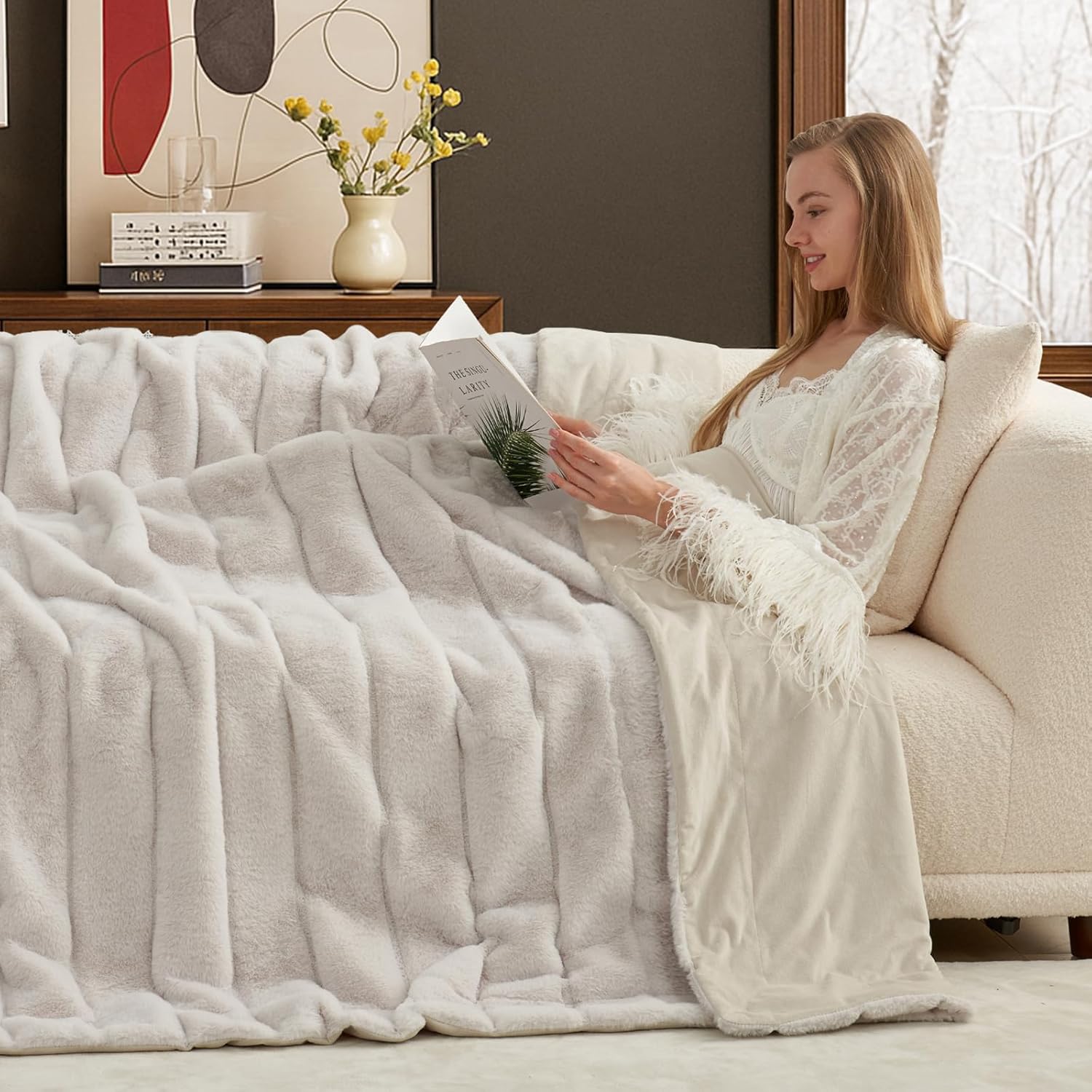 Cozy Bliss Faux Fur Throw Blanket view 3