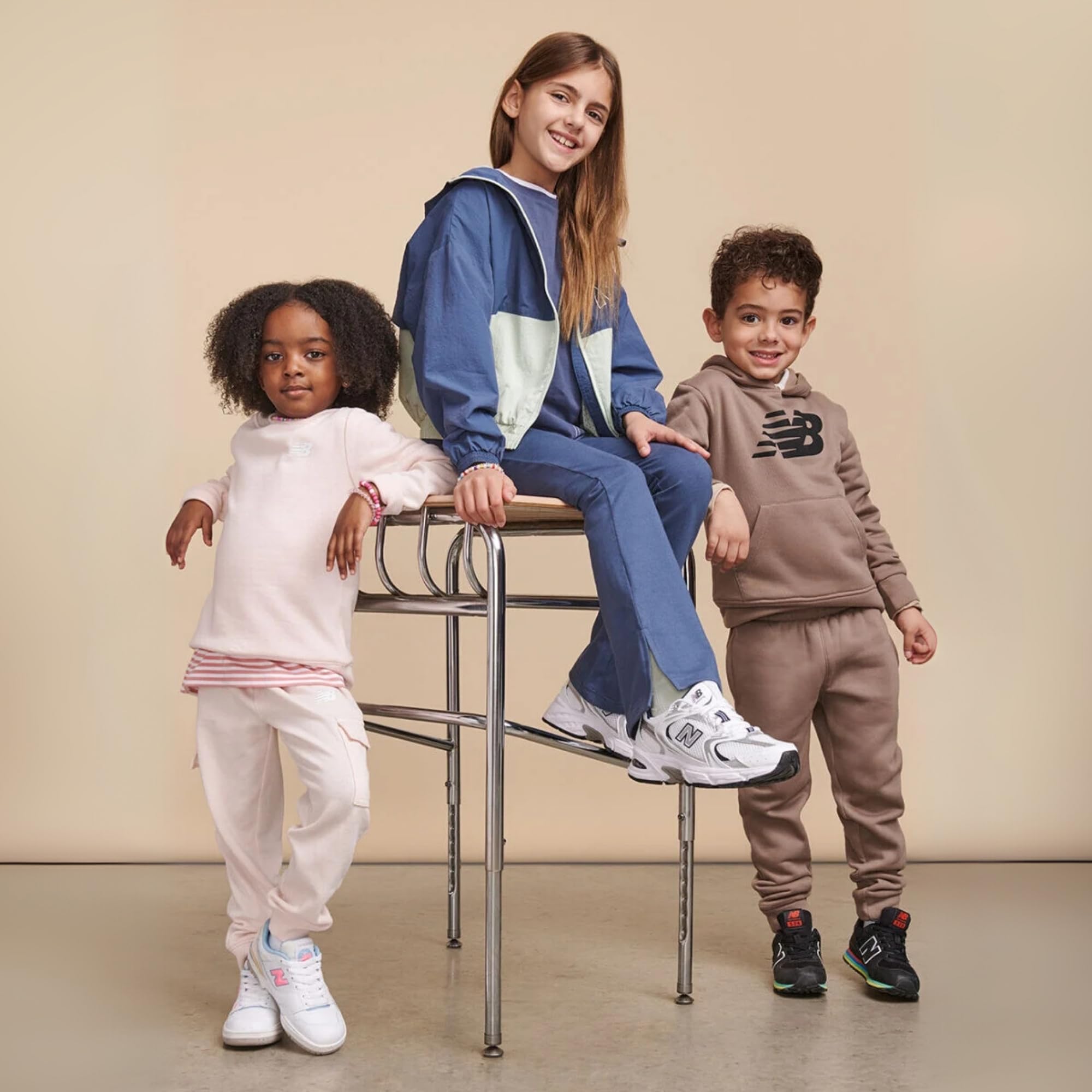 New Balance Set da 2 pezzi per ragazzi e bambini, in morbido pile, con felpa e pantaloni cargo (2T-12)