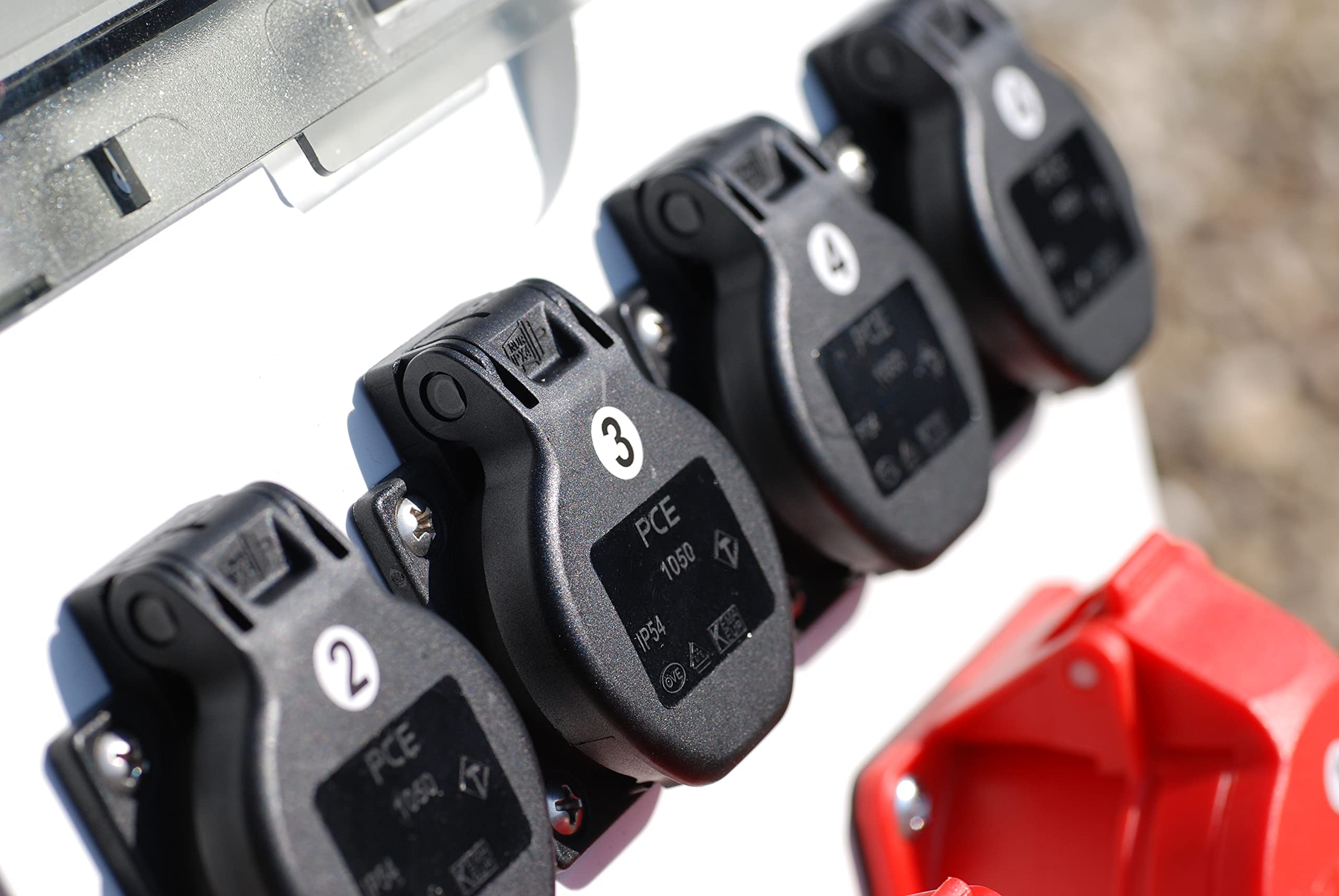 Ehmann PROFI Verteiler mit Gestell und FI/LS Schalter, Made in Germany, 6 Ausgänge (1 x CEE 32 A / 1 x CEE 16 A / 4 x 230 V~), 2 m Zuleitung H07RN-F 5G 6,0mm², IP54, K2, BGI-GUV-I608