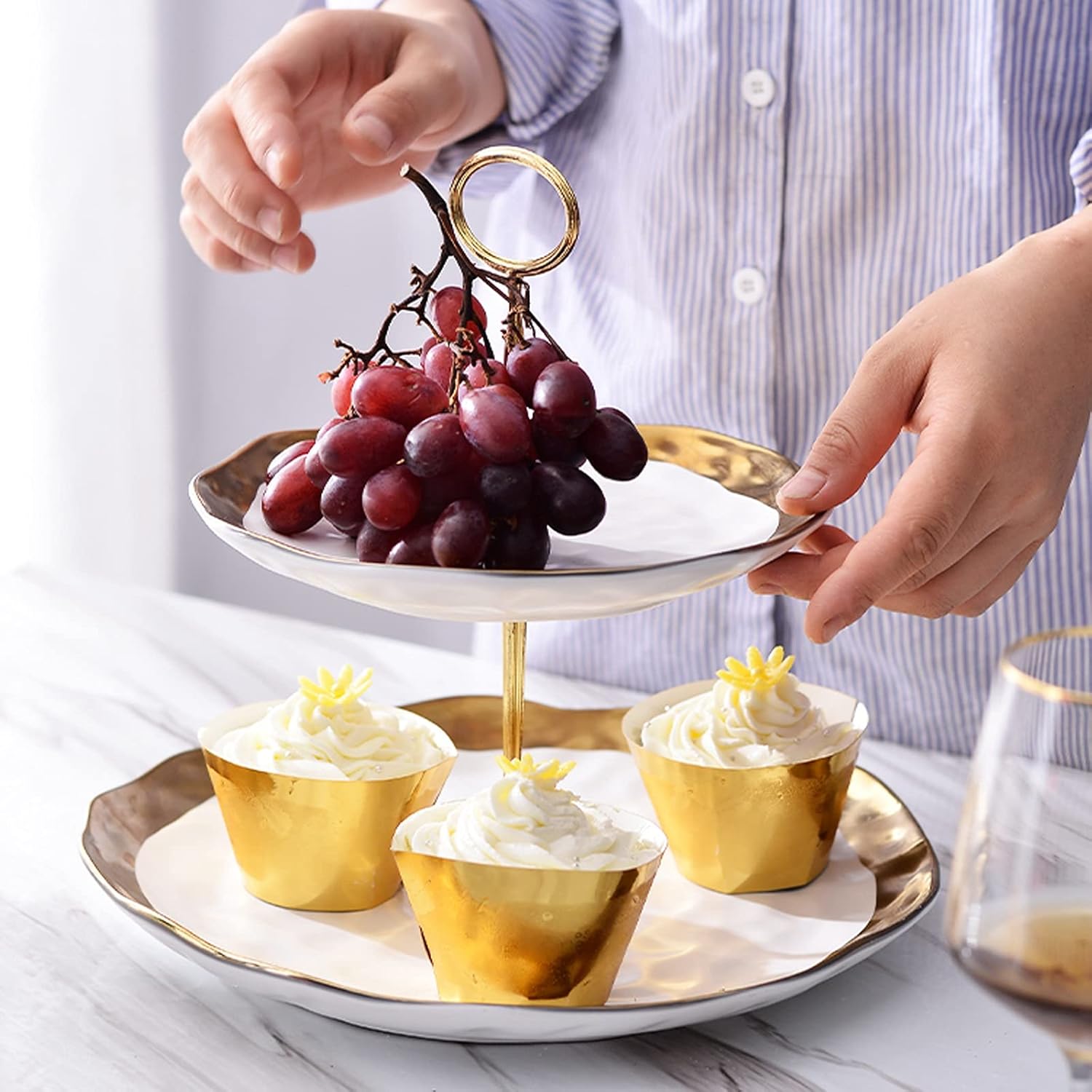 LUCBEI Dessert Stand Ceramic Cake Stand European Dessert Table Detachable Cupcake Display Stand Double Afternoon Tea Pastry Serving Tray with Handle Cupcake Stand Serving Tray (Color : Gold)