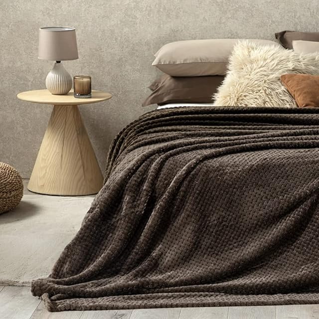 English Home Flannel Fleece Double Blanket Super Soft Warm Cozy Fluffy Blanket Bed Throw for Bedroom Bedspread Coverlet Bed Cover 150x200 cm Chocolate