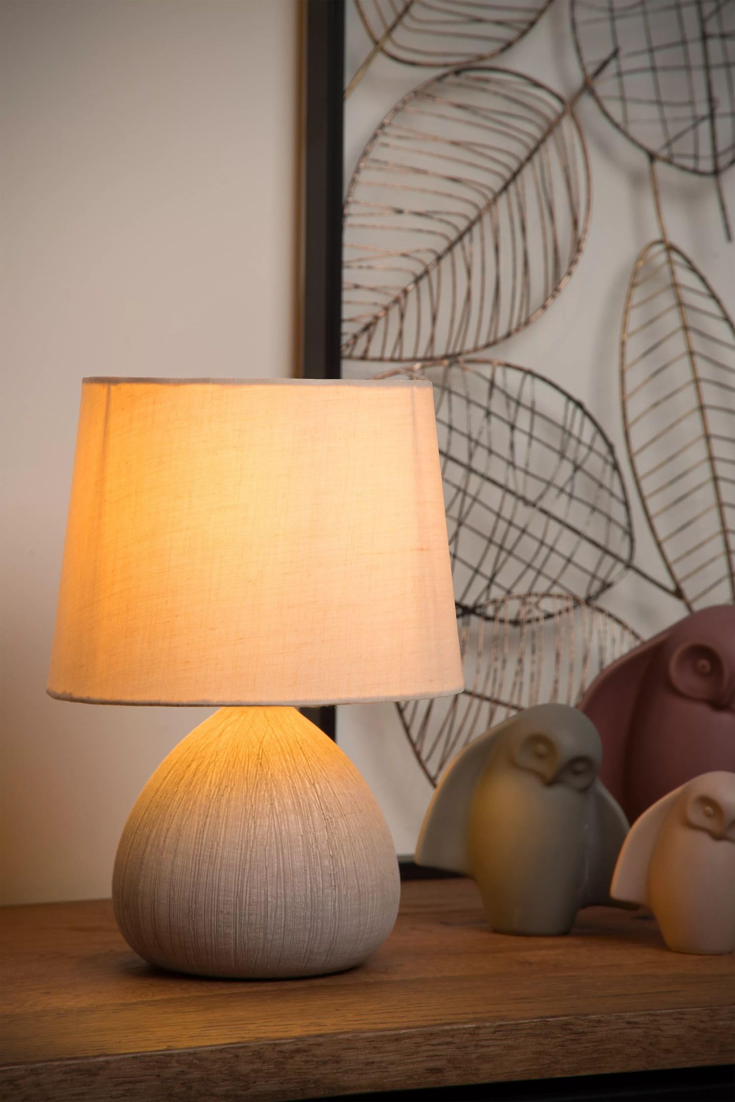 Licht-Erlebnisse Nachttischleuchte Keramik Stoff Beige Schlafzimmer Wohnzimmer Büro 26 cm klein E14 bis 40 W Modern wohnliche Tischlampe blendarm OPIRE