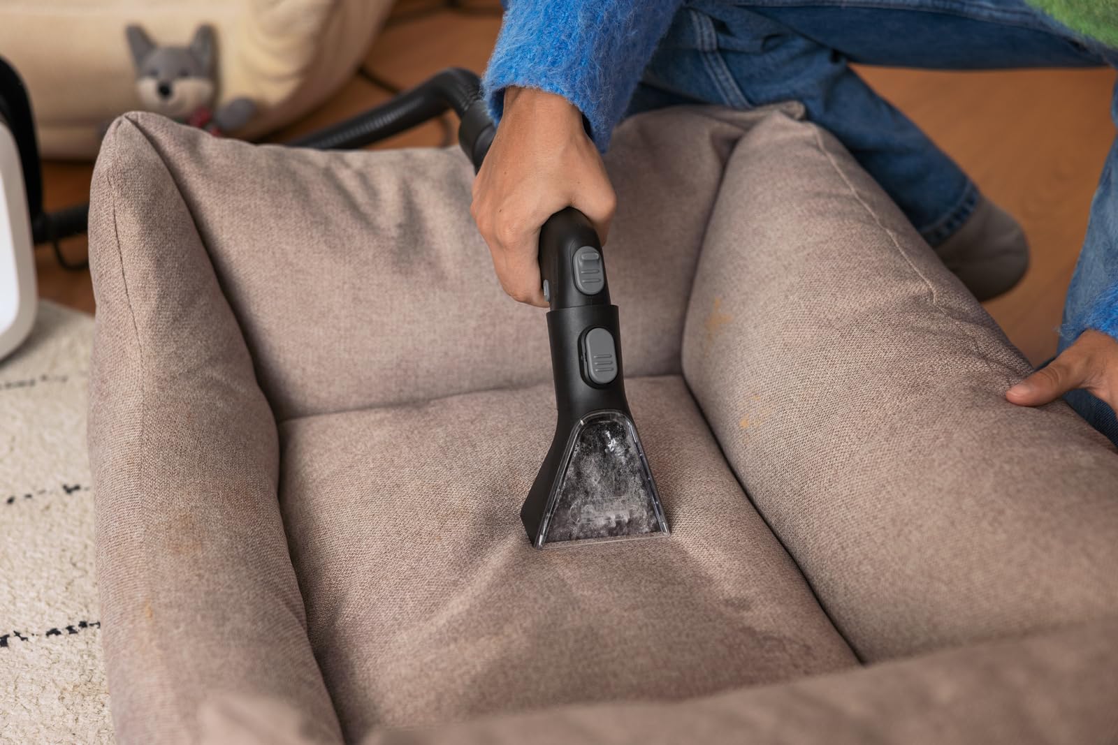Kärcher Waschsauger SE 3 Compact Home Shoe N1, Aufnahmeleistung: 500 W, Frischwassertank: 1,7 l, Fläche: 2,76 m2, Gewicht: 4,1 kg, inkl. Shoe!Cleaner, Waschfugendüse und natürlichem Reinigungsmittel