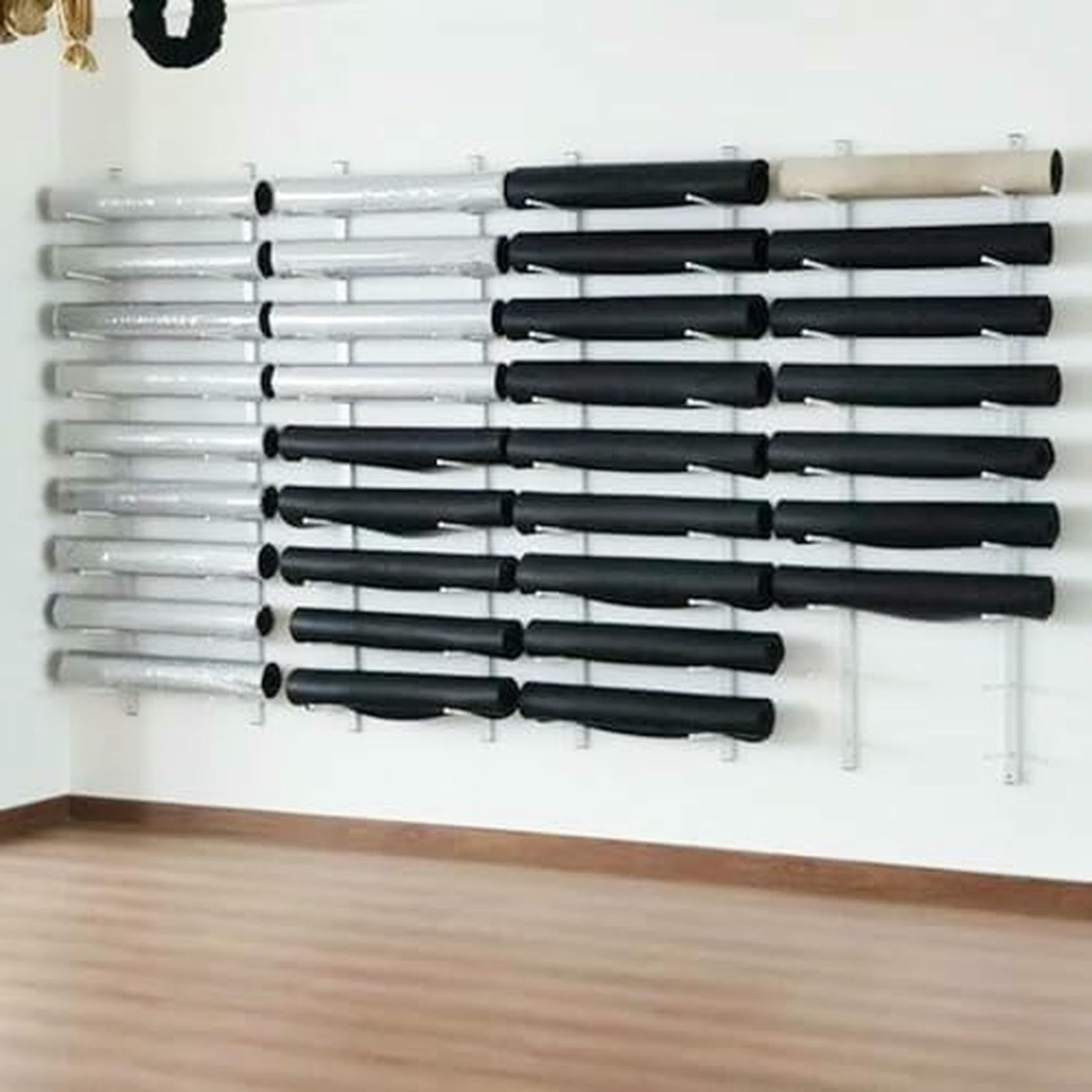 LSRFXF Supporto da Parete per Tappetino da Yoga in Legno, Supporto da Parete Tappetino per Esercizi Rullo in Schiuma e Porta Asciugamani, Ripiano Organizer per Palestra Domestica