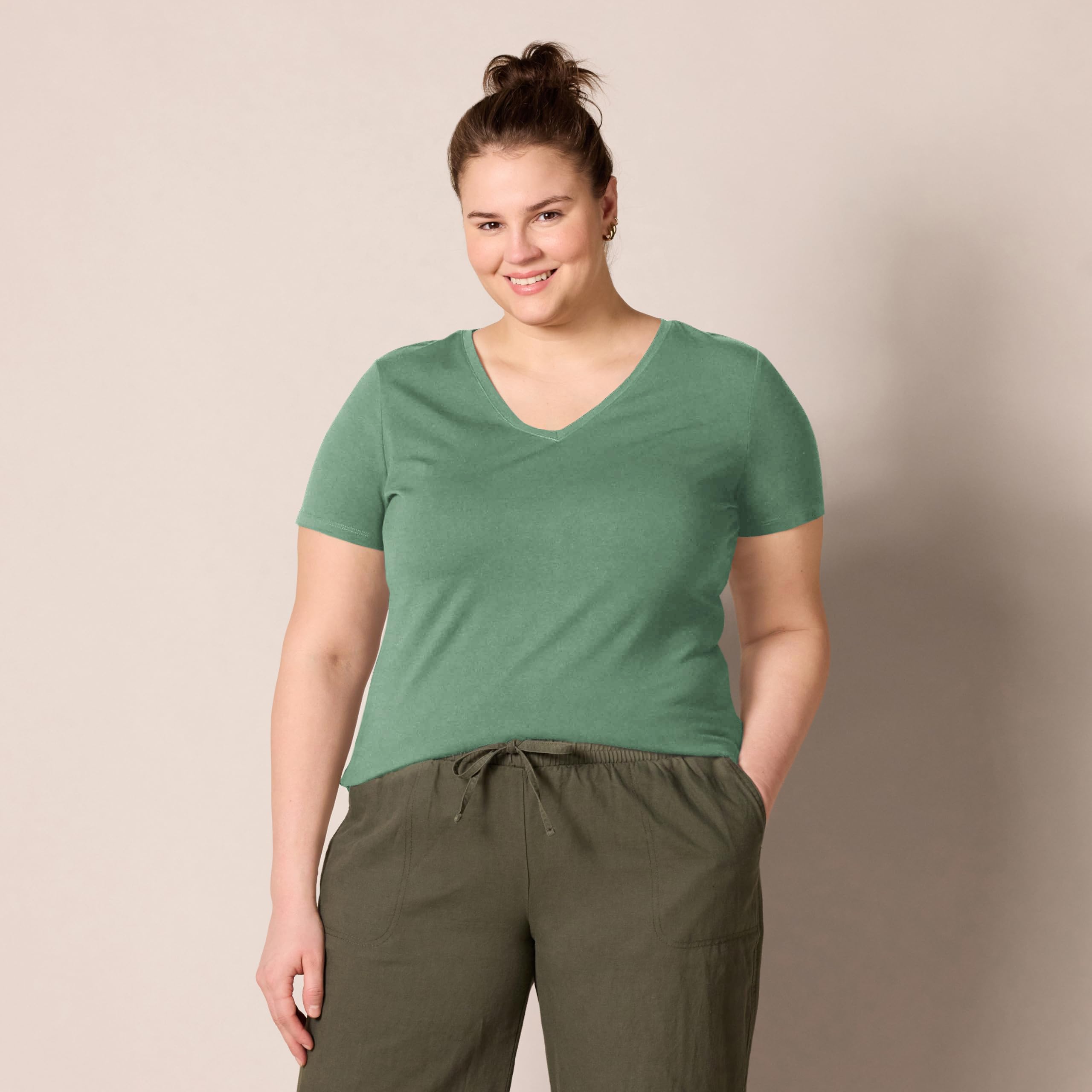 Amazon Essentials Women's Regular-Fit Short-Sleeve T-Shirt (Crewneck and V-Neck Options), Multipacks — view 401