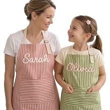 MBBEST Personalized Cotton-Linen Kitchen Apron for Women, Custom Name Cooking Apron with Pockets, 3D Hand-Crocheted Lettering Baking Apron Gift for Mom
