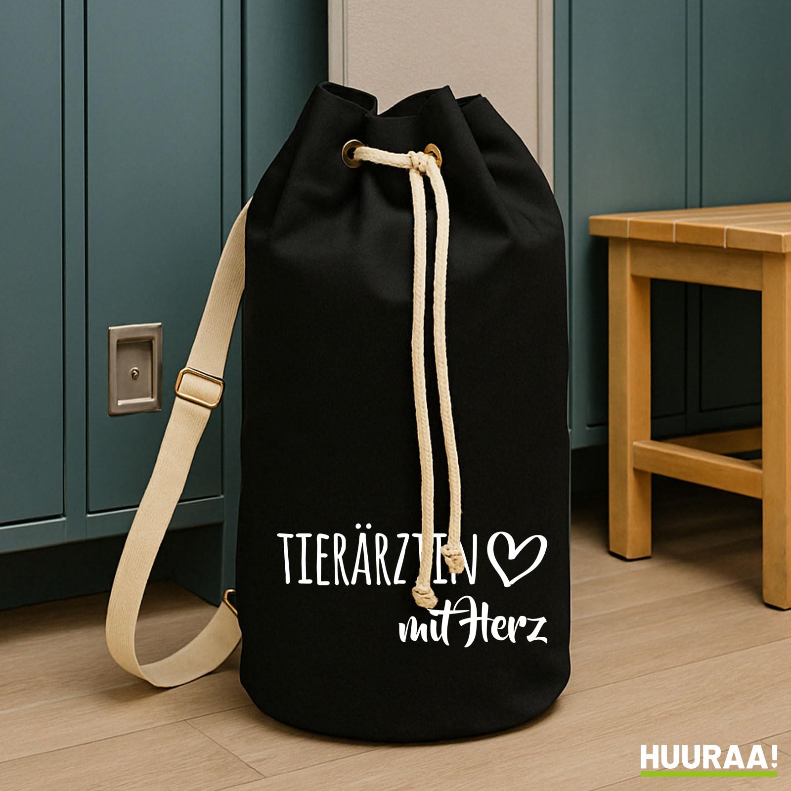 Huuraa Seesack Tierärztin mit Herz 20 Liter Black Baumwolle Rucksack Geschenkidee
